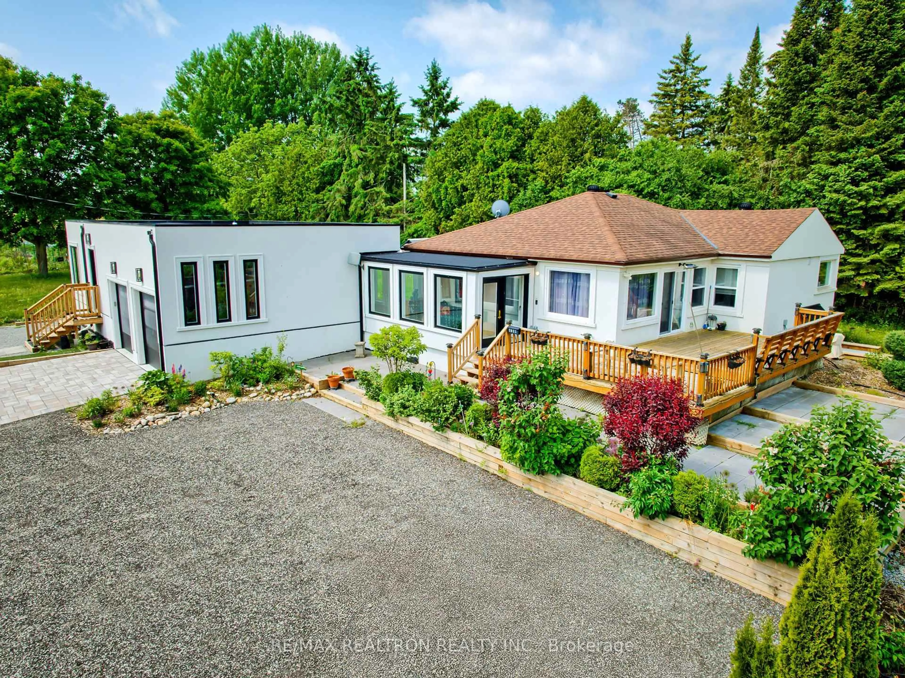 A pic from outside/outdoor area/front of a property/back of a property/a pic from drone, street for 2821 Mount Albert Rd, East Gwillimbury Ontario L0G 1R0
