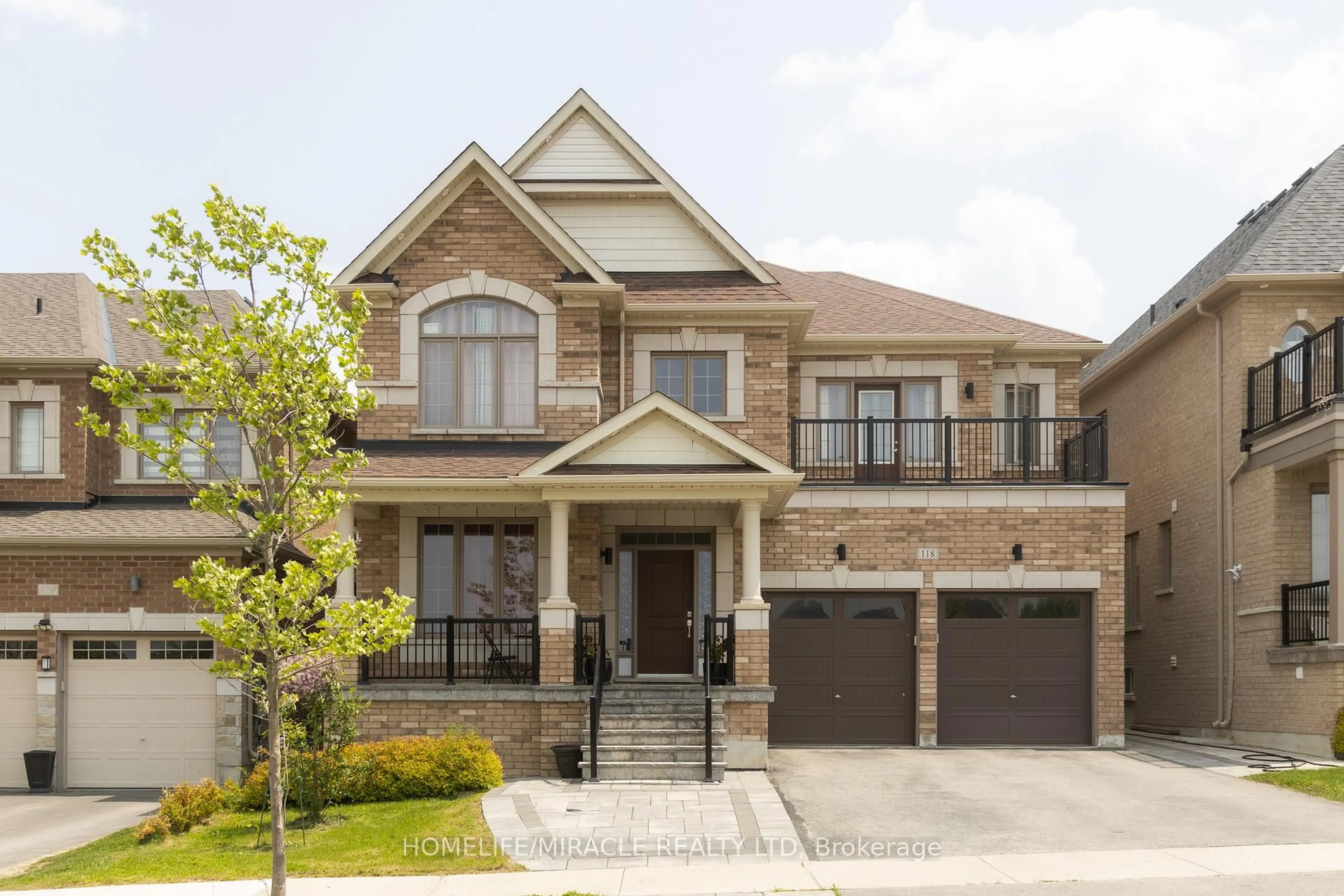 Home with brick exterior material, street for 118 Frank Kelly Dr, East Gwillimbury Ontario L9N 0V1
