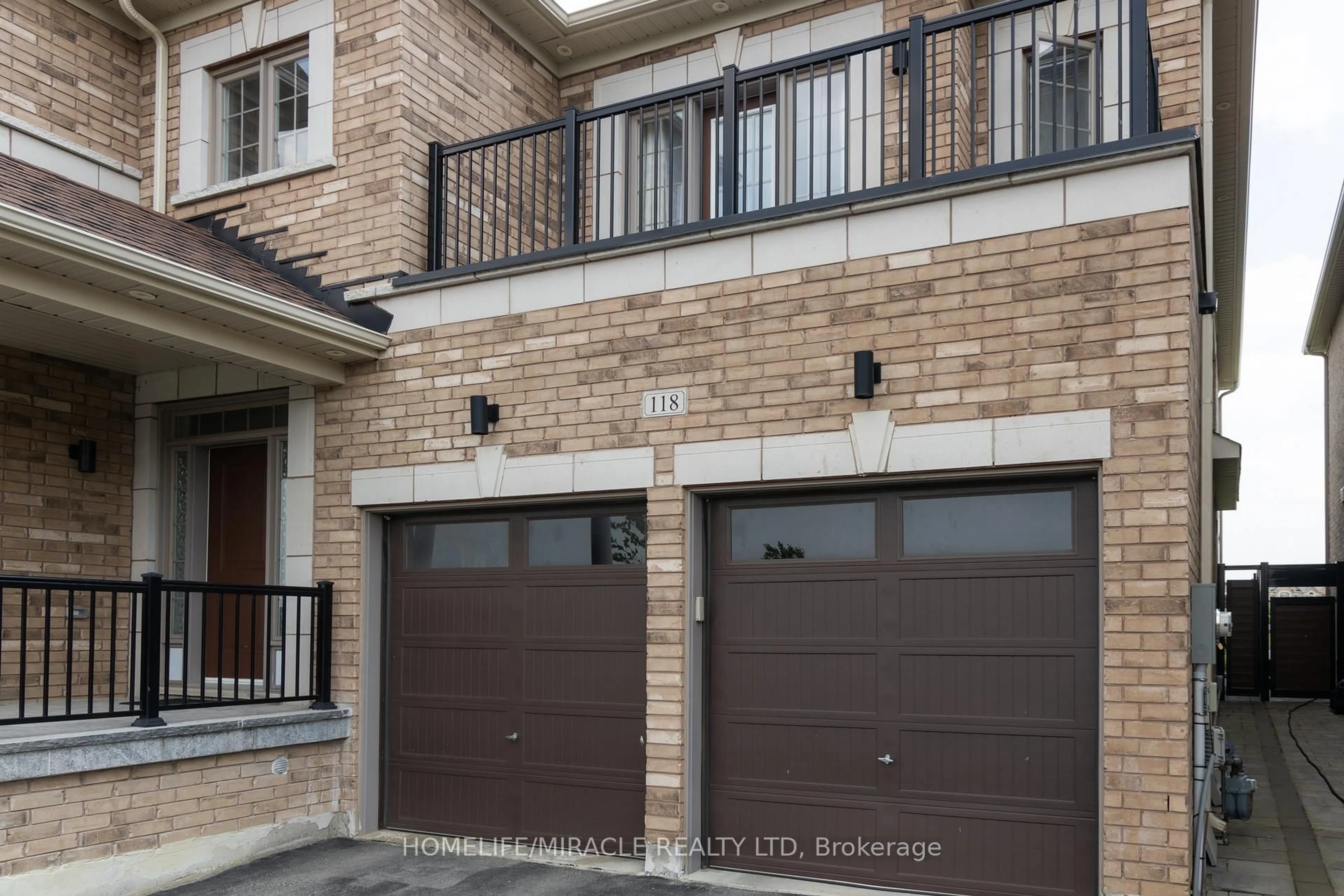 Home with brick exterior material, street for 118 Frank Kelly Dr, East Gwillimbury Ontario L9N 0V1