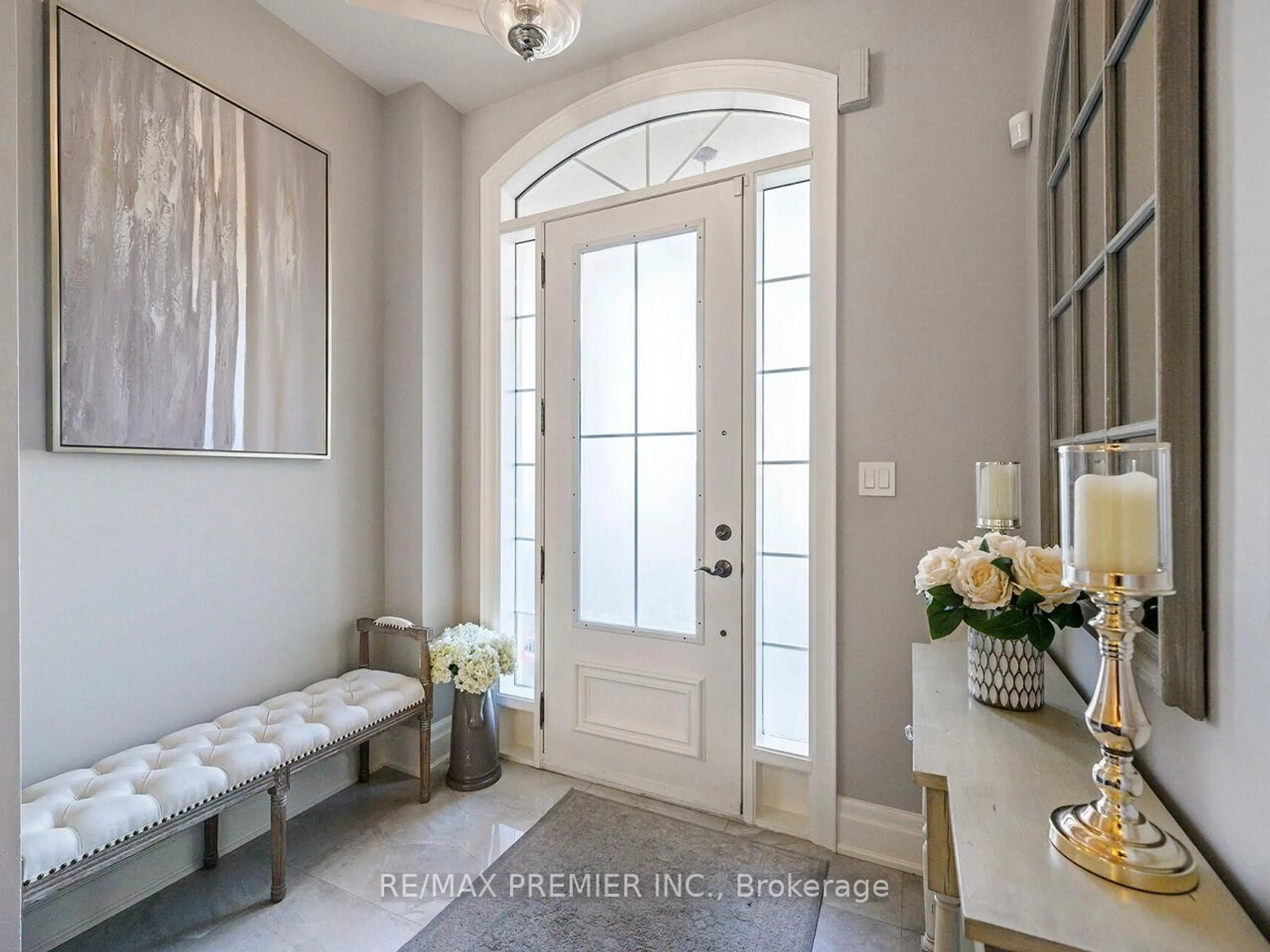 Indoor entryway for 103 Hansard Dr, Vaughan Ontario L4H 0V8