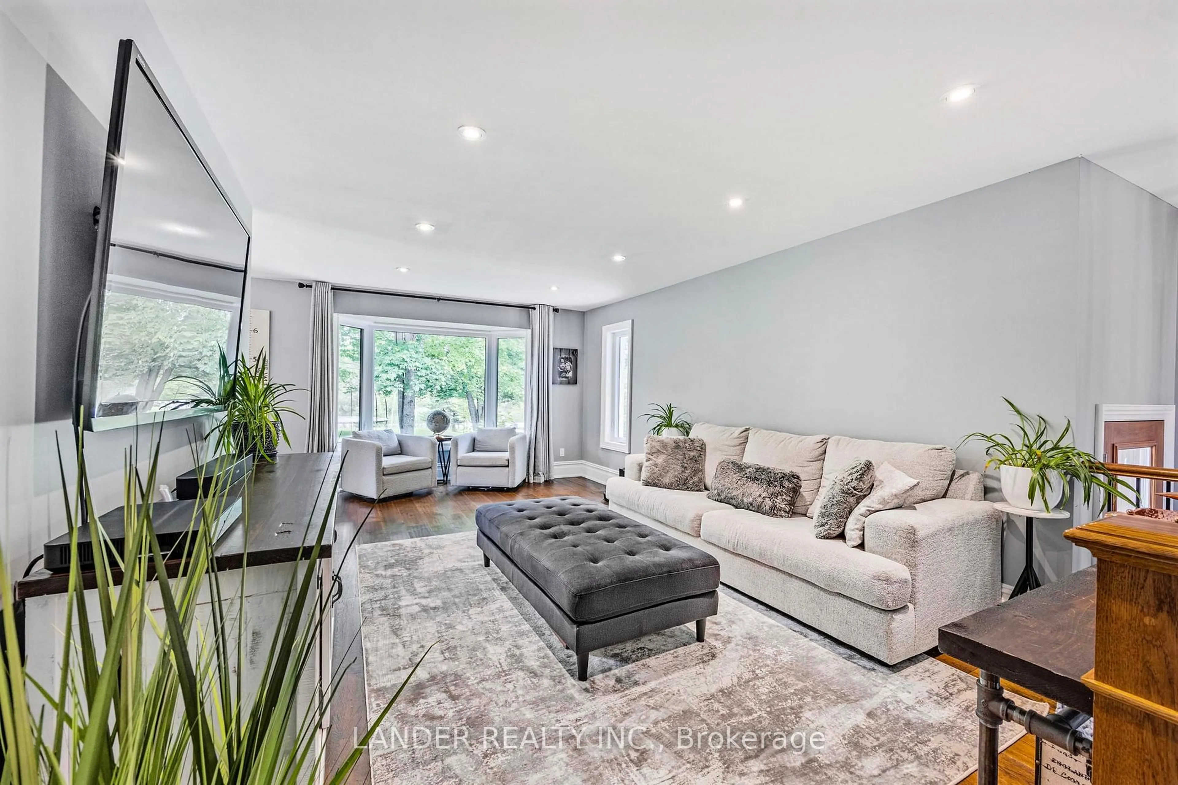 Living room with furniture, unknown for 22187 McCowan Rd, East Gwillimbury Ontario L0G 1M0