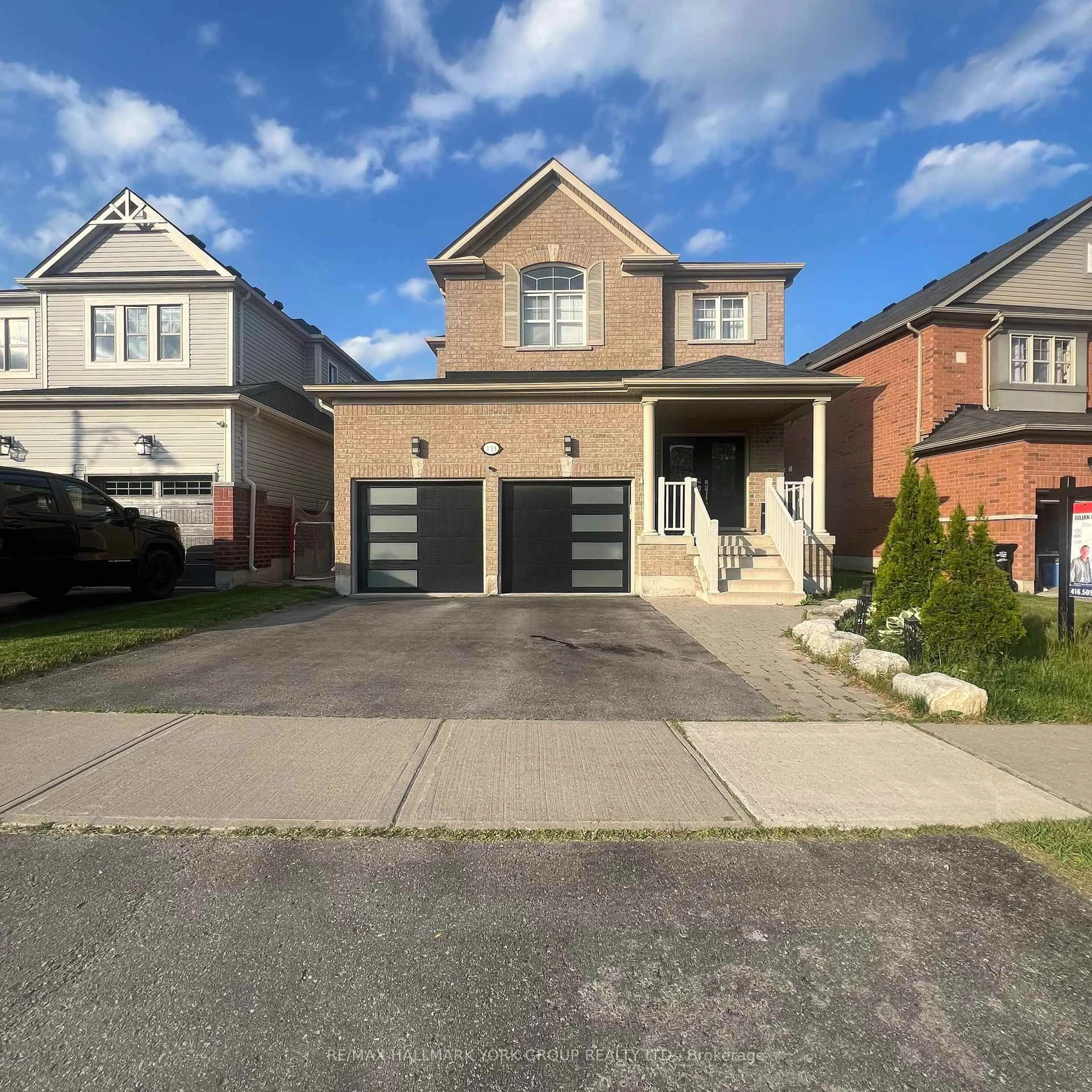 Home with brick exterior material, street for 133 Long St, Bradford West Gwillimbury Ontario L3Z 0S5