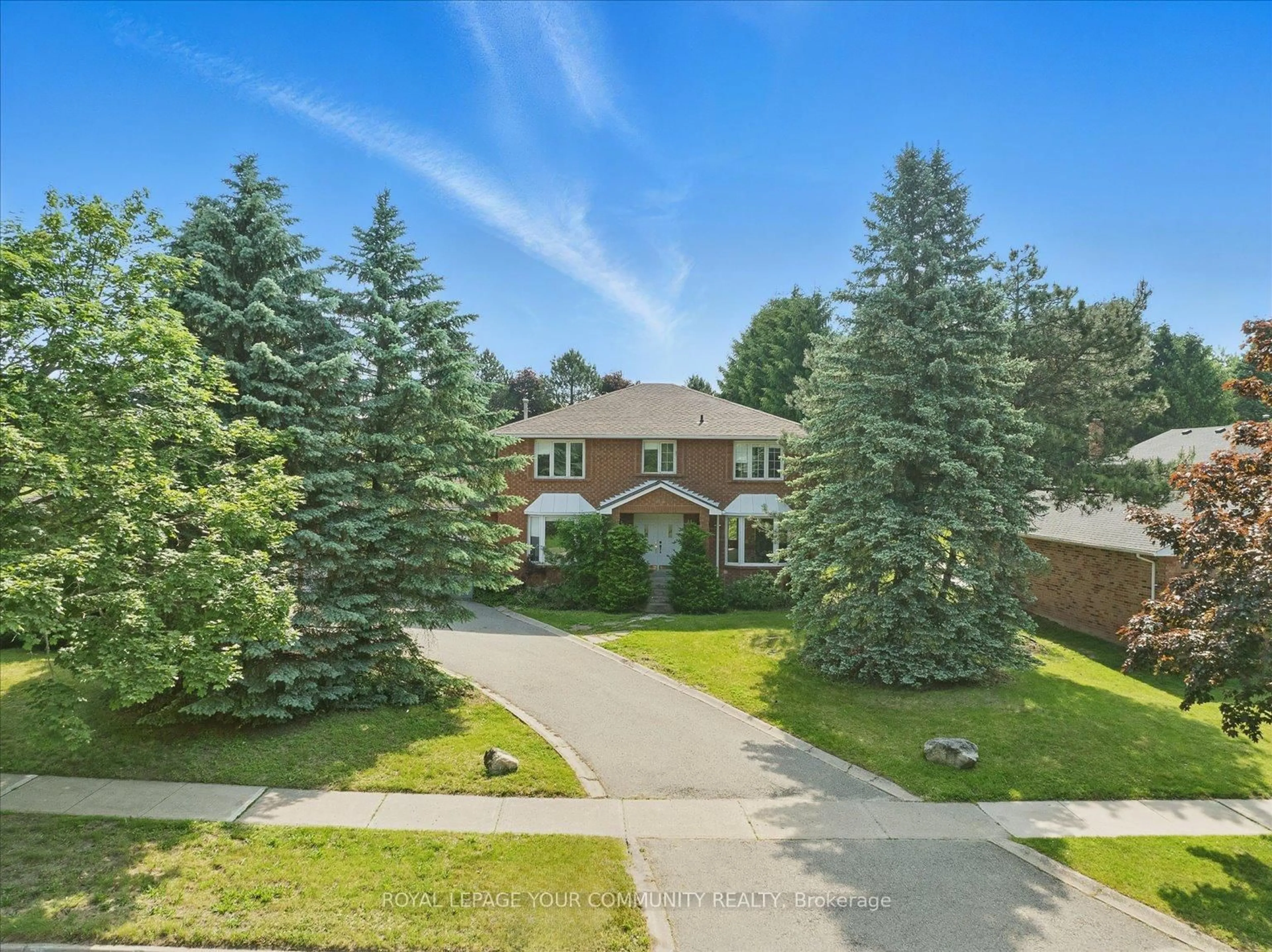 A pic from outside/outdoor area/front of a property/back of a property/a pic from drone, street for 207 Burns Blvd, King Ontario L7B 1C8
