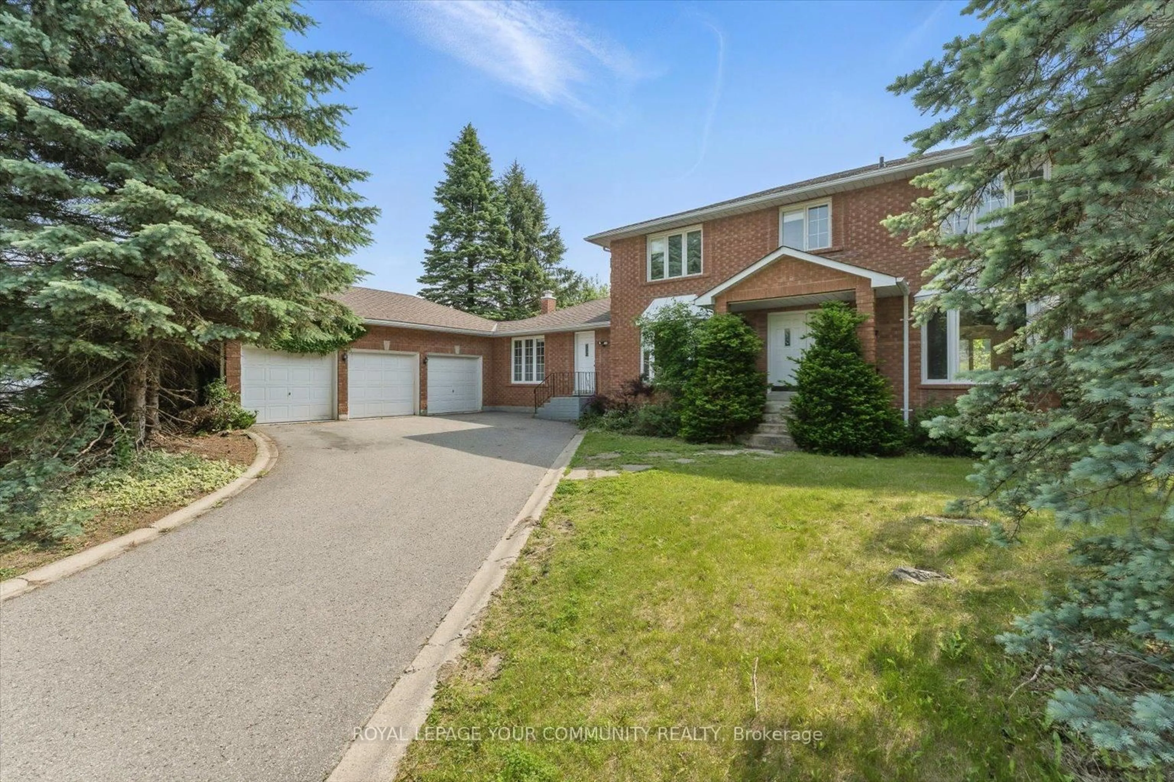 Home with brick exterior material, street for 207 Burns Blvd, King Ontario L7B 1C8