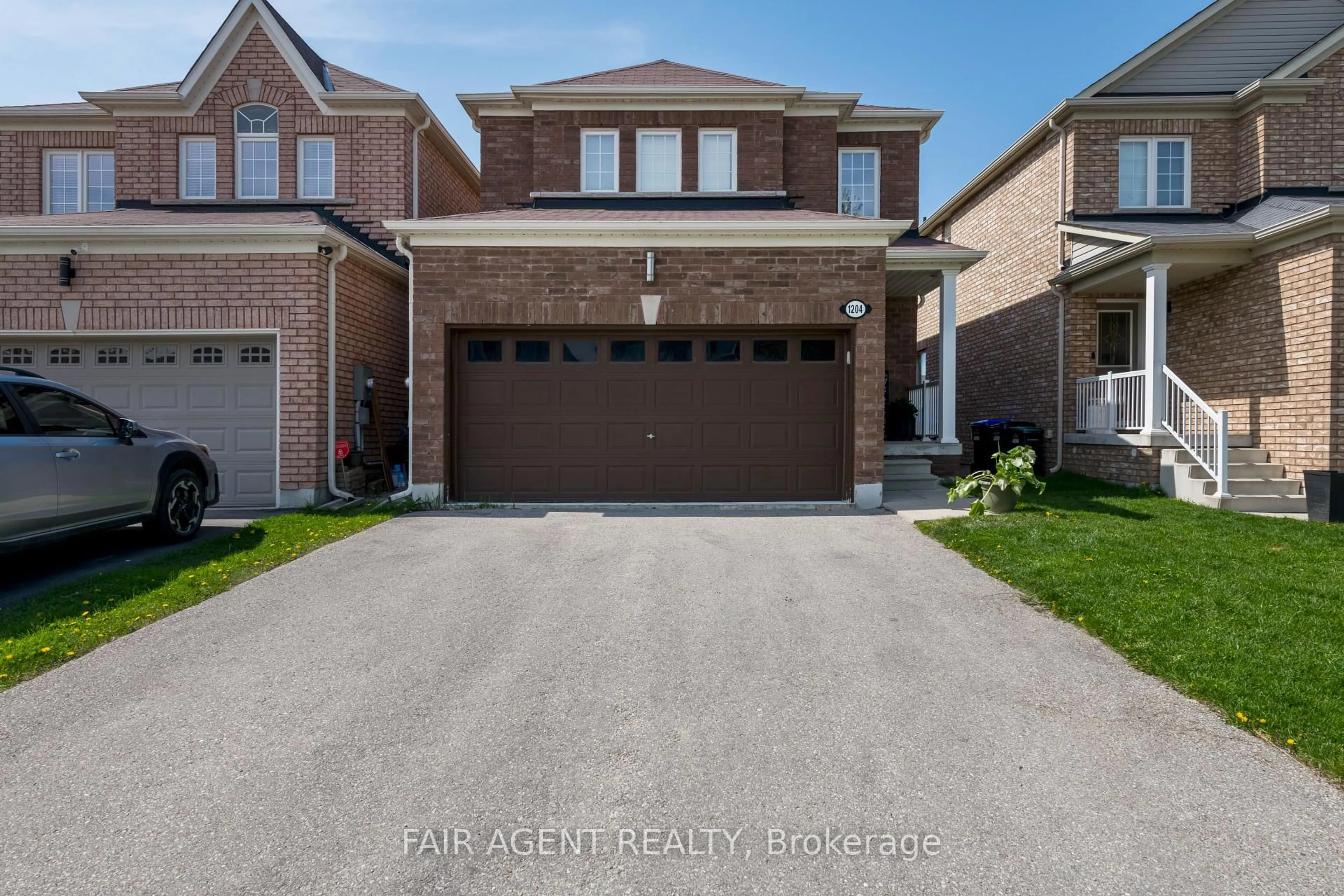Home with brick exterior material, street for 1204 Mary-Lou St, Innisfil Ontario L9S 0C1
