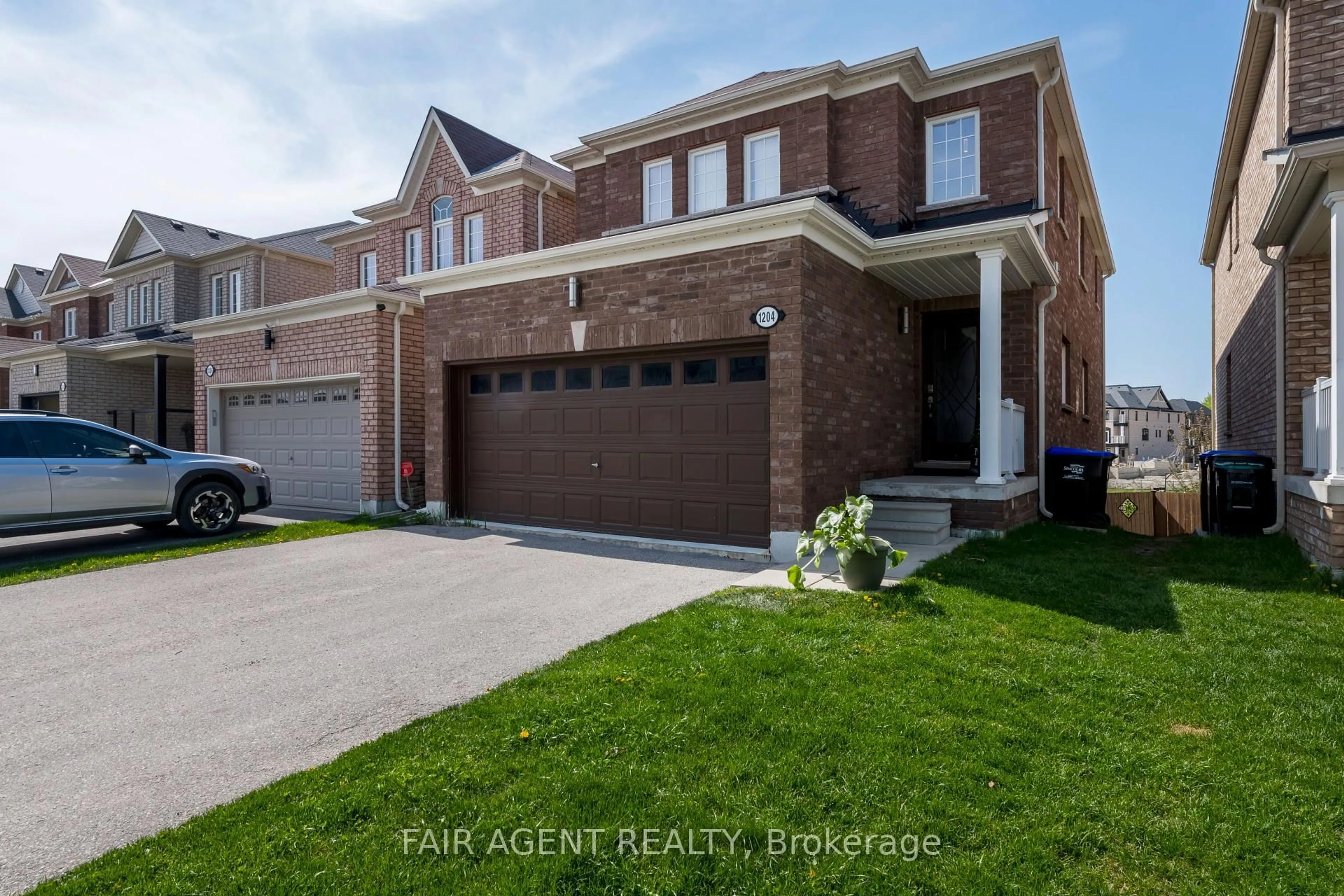 Home with brick exterior material, street for 1204 Mary-Lou St, Innisfil Ontario L9S 0C1