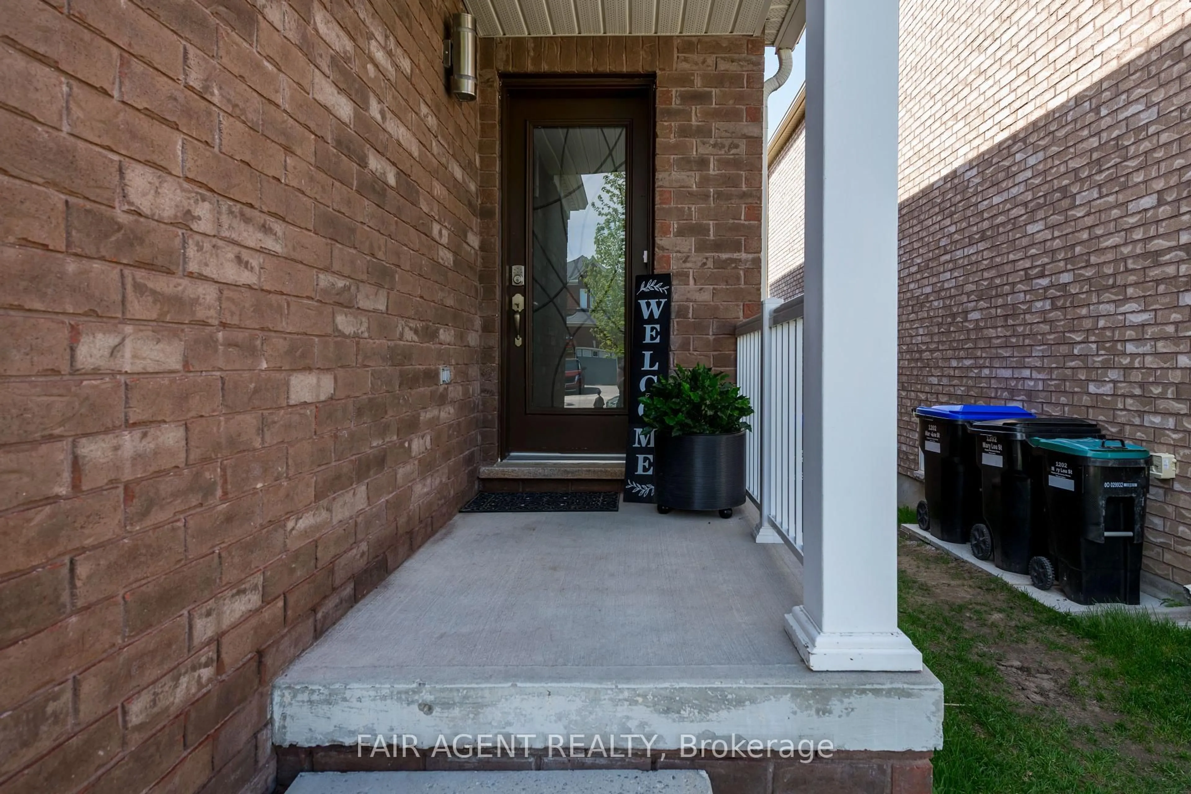 Unknown for 1204 Mary-Lou St, Innisfil Ontario L9S 0C1