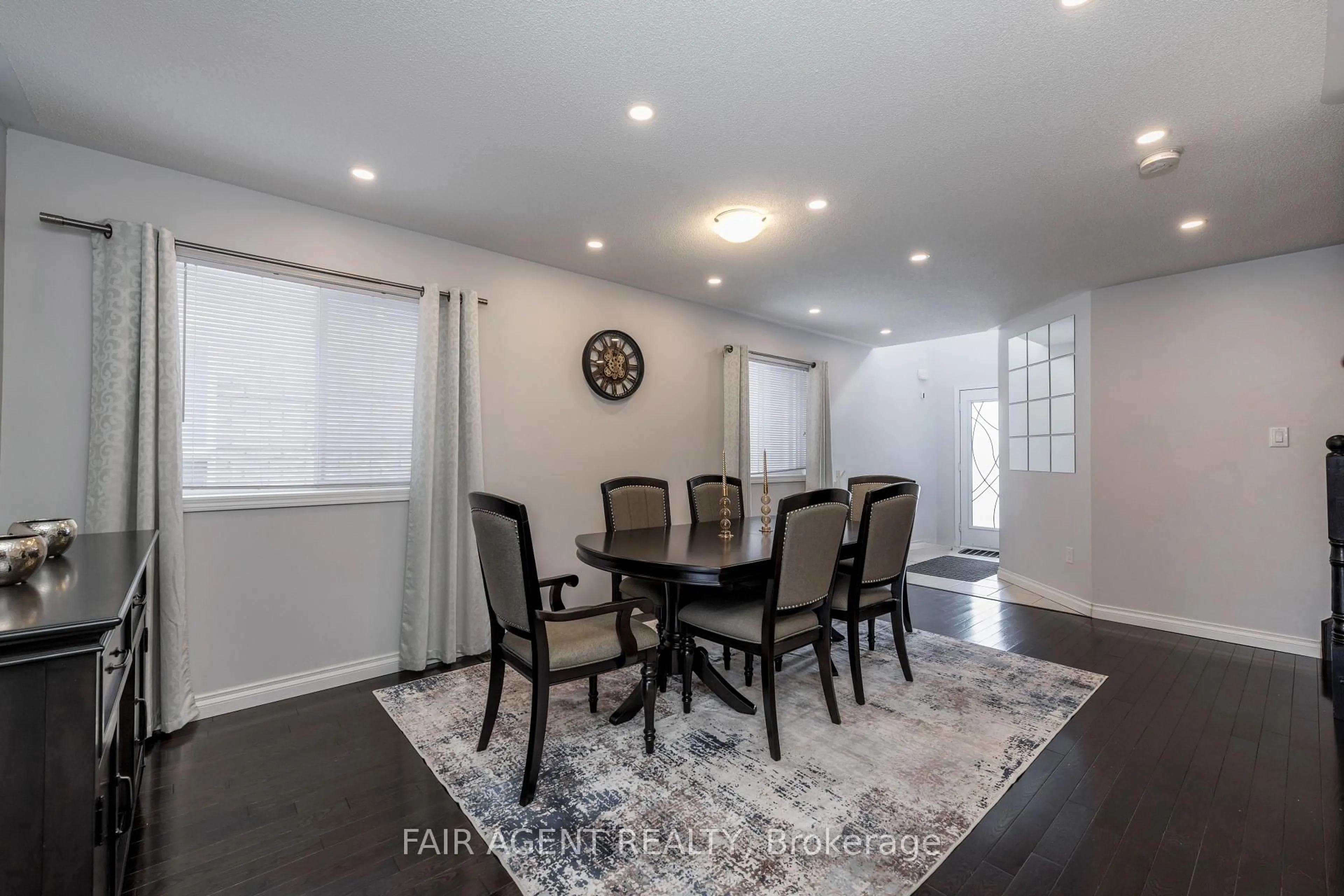 Dining room, unknown for 1204 Mary-Lou St, Innisfil Ontario L9S 0C1