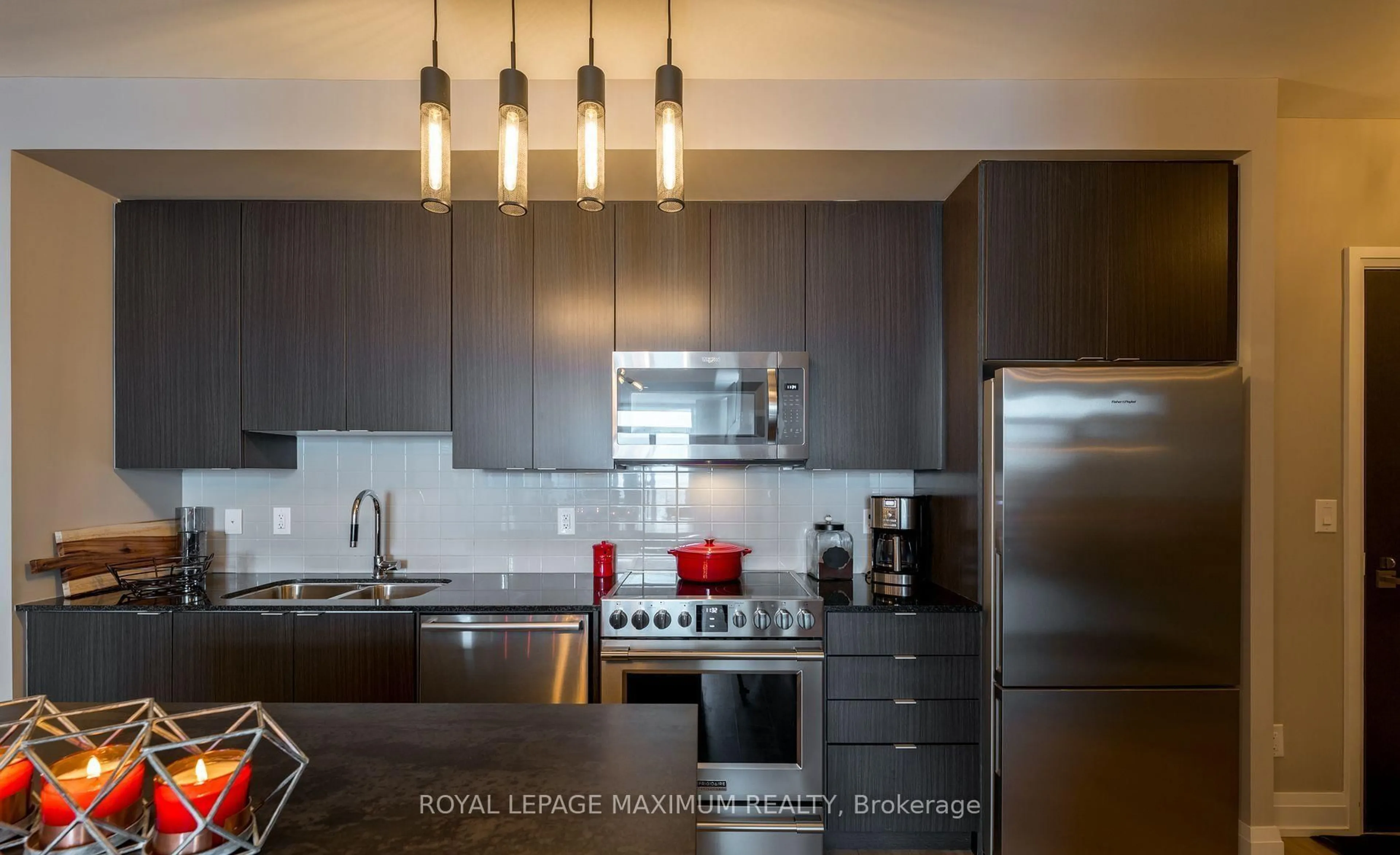 Unknown for 3700 Highway 7 Rd #PH-5, Vaughan Ontario L4L 0G8