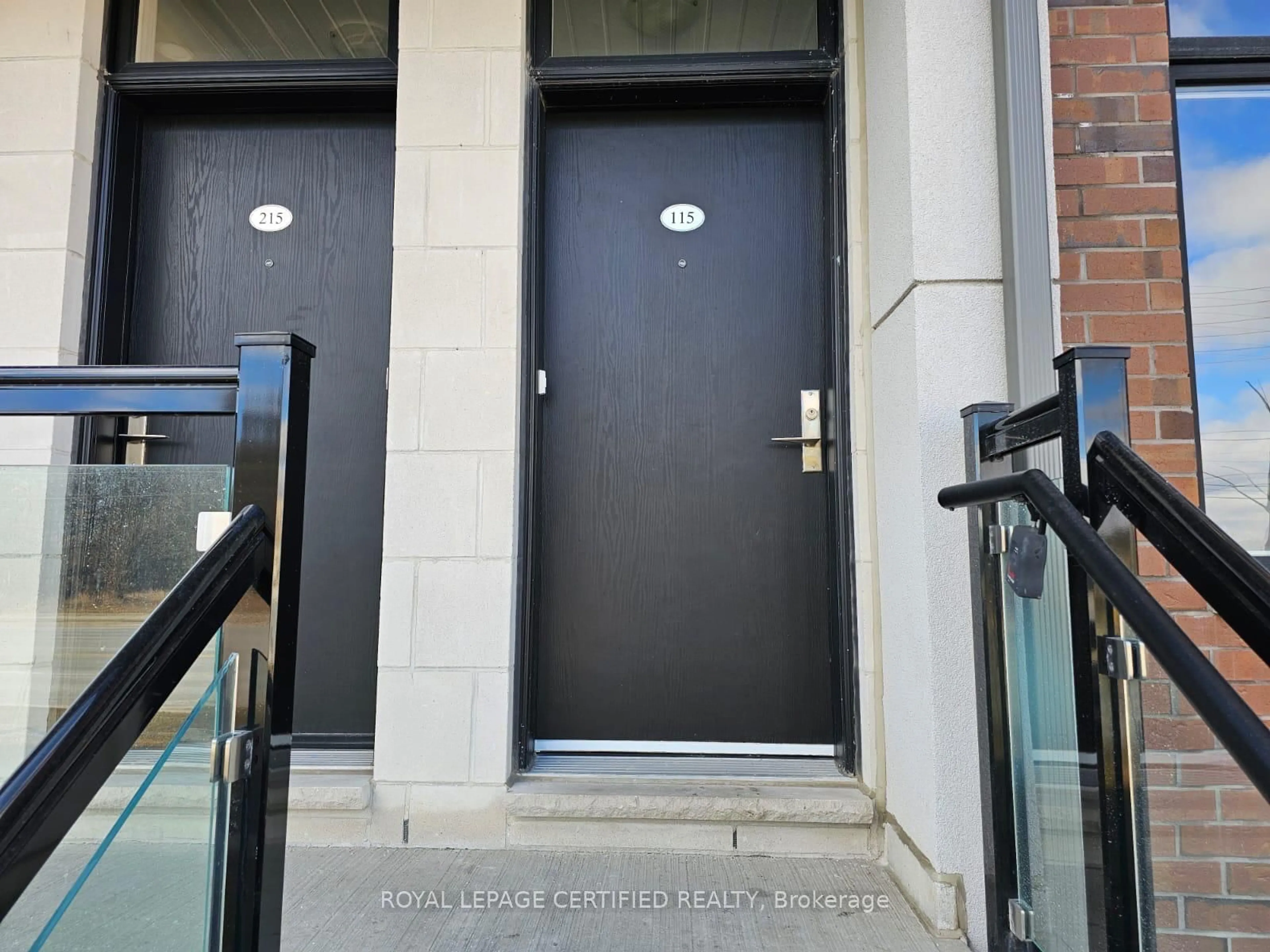 Indoor foyer for 9560 Islington Ave #L115, Vaughan Ontario L4H 5E8