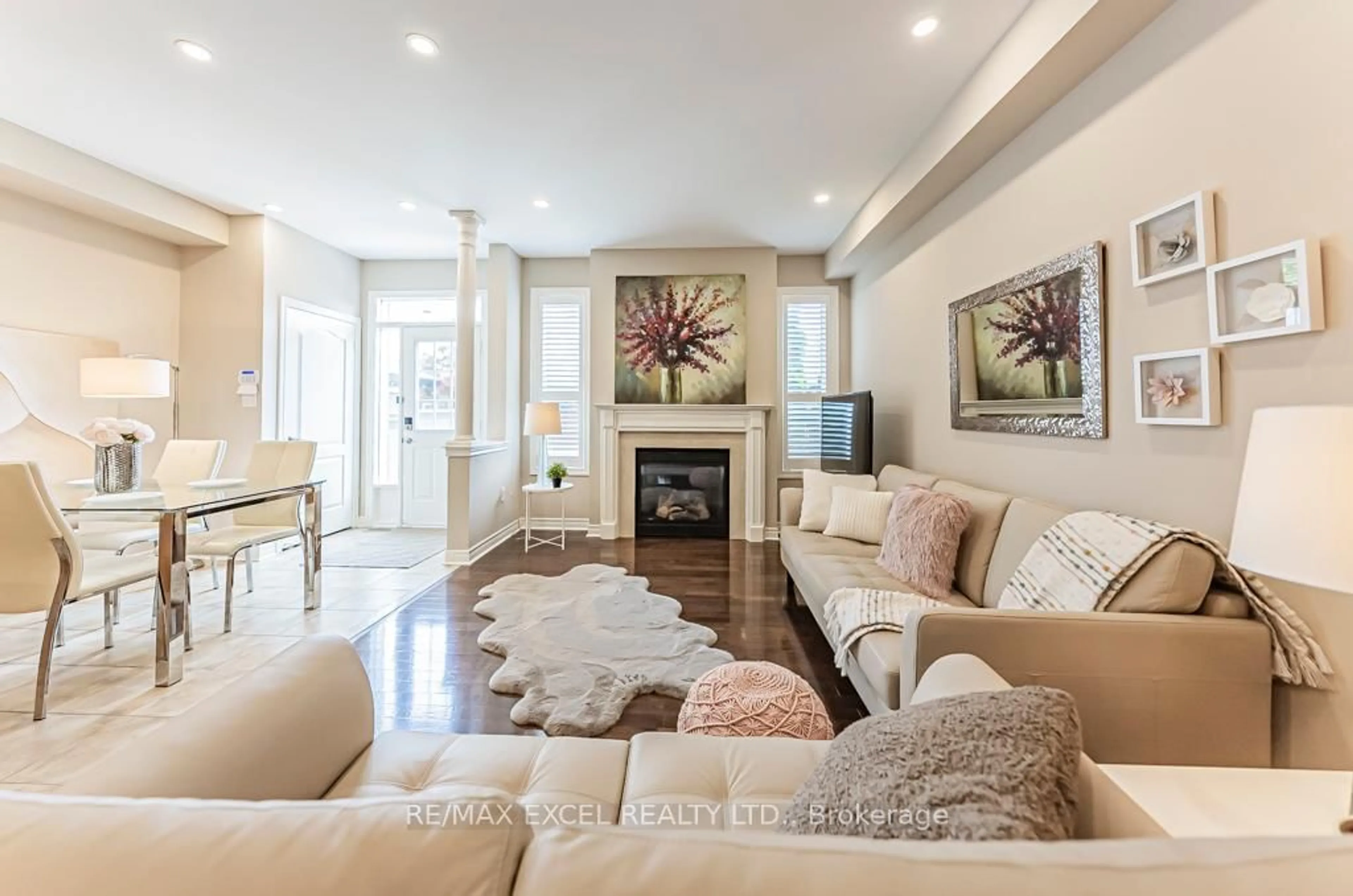 Living room with furniture, unknown for 161 Hazelton Ave, Markham Ontario L6C 3H6