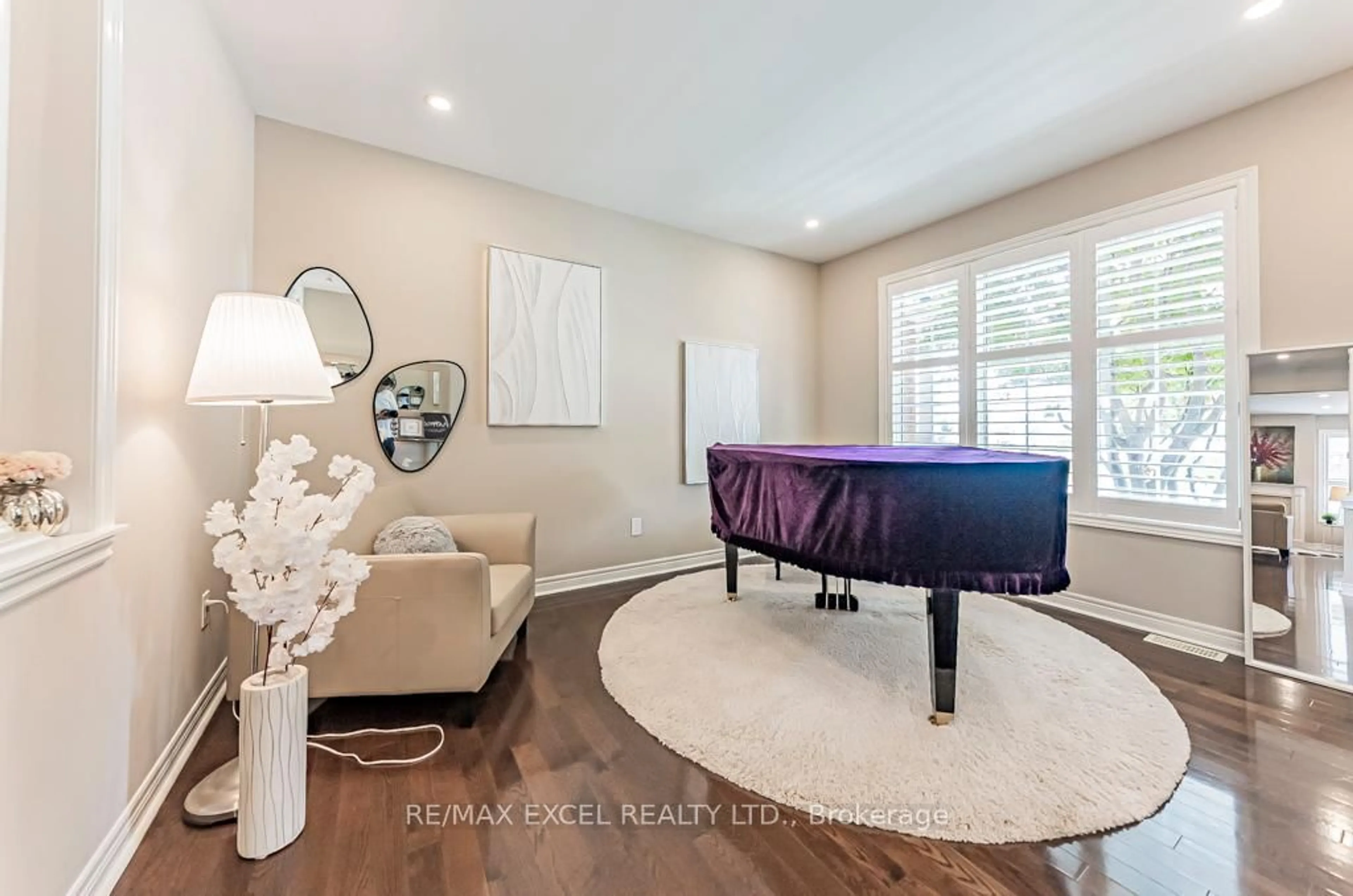 Home theater for 161 Hazelton Ave, Markham Ontario L6C 3H6
