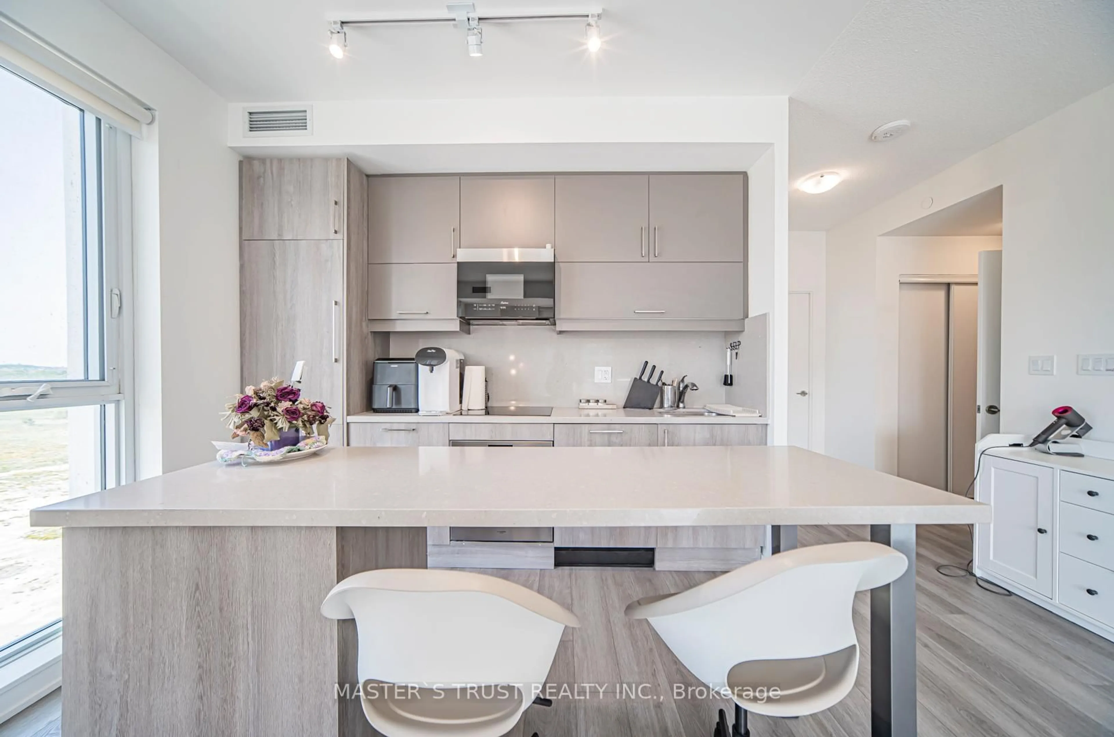 Contemporary kitchen, unknown for 292 Verdale Crossing #804, Markham Ontario L6G 1B3