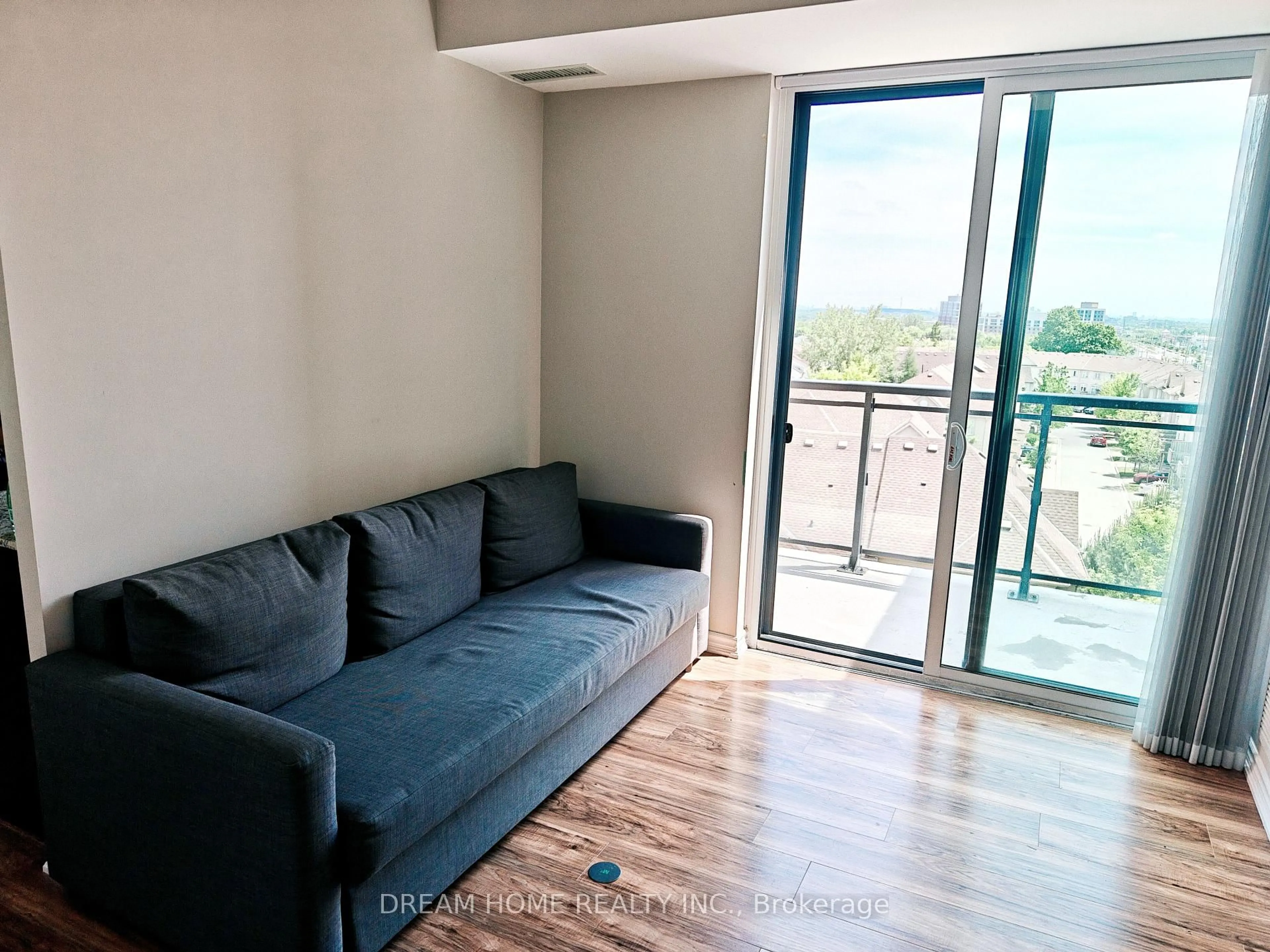 Living room with furniture, unknown for 11611 Yonge St #510, Richmond Hill Ontario L4E 1G2