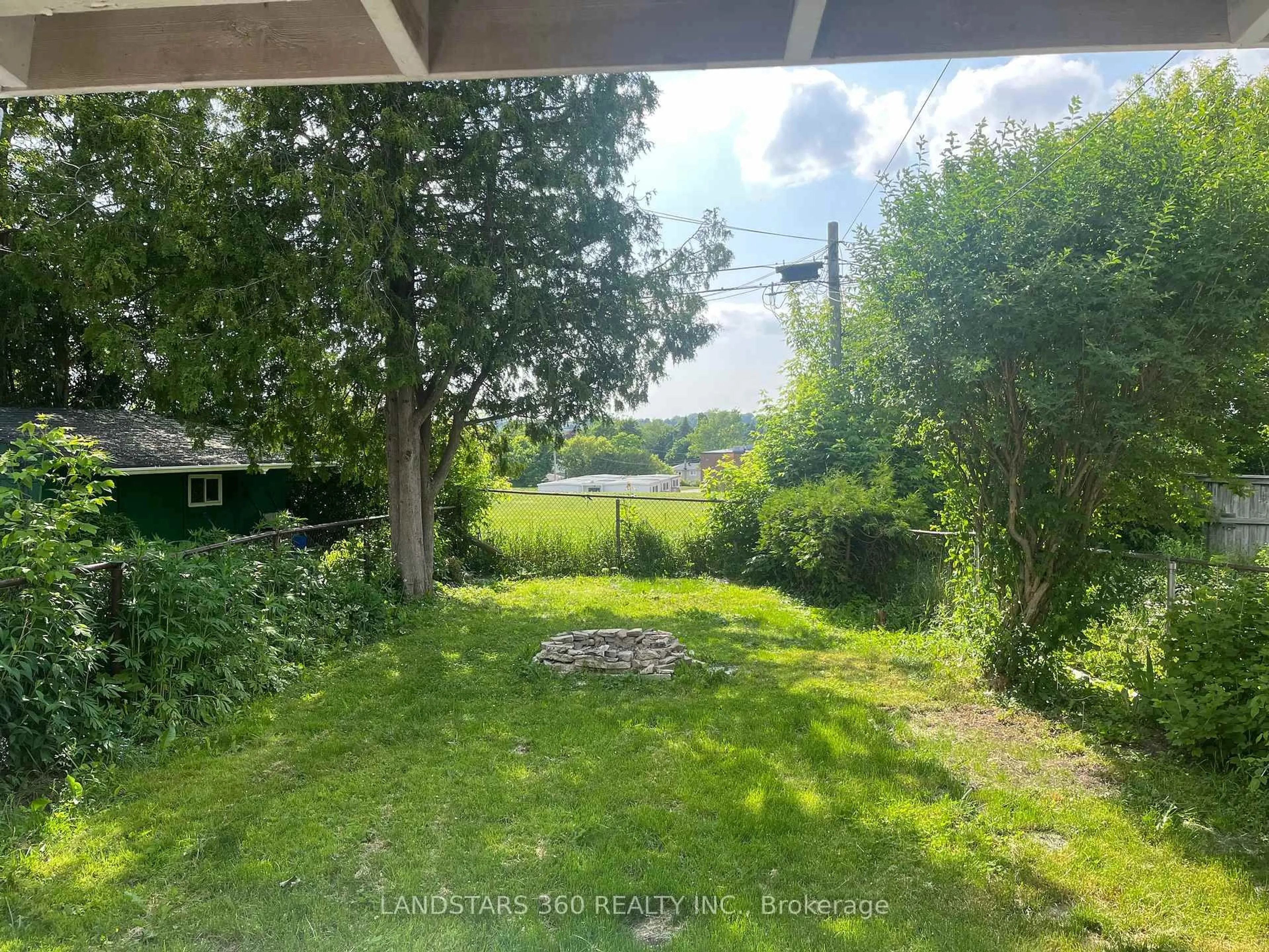 A pic from outside/outdoor area/front of a property/back of a property/a pic from drone, water/lake/river/ocean view for 739 Sunnypoint Dr, Newmarket Ontario L3Y 2Z7