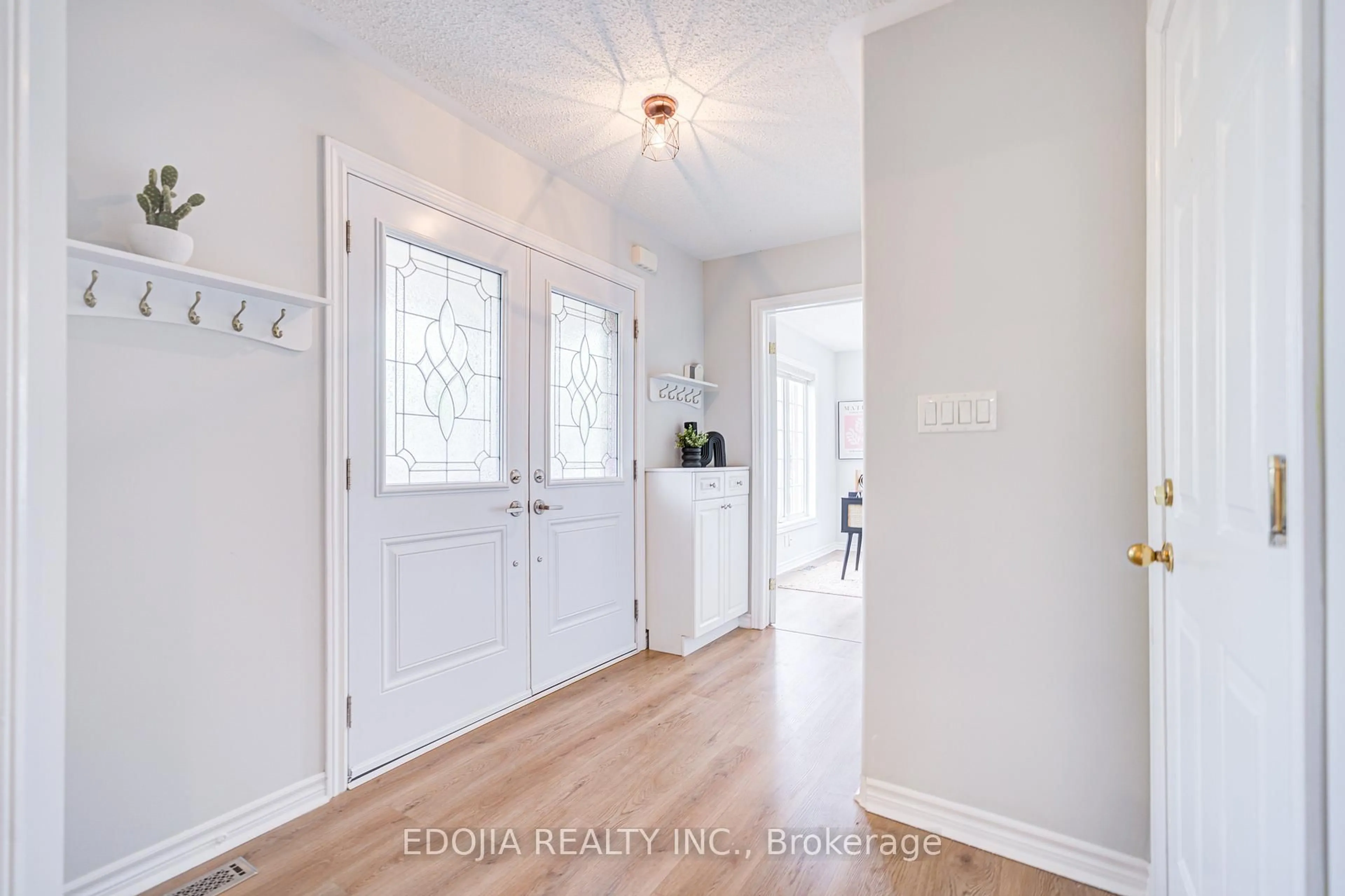 Indoor entryway for 5 Patullo Ave, Richmond Hill Ontario L4S 2S8