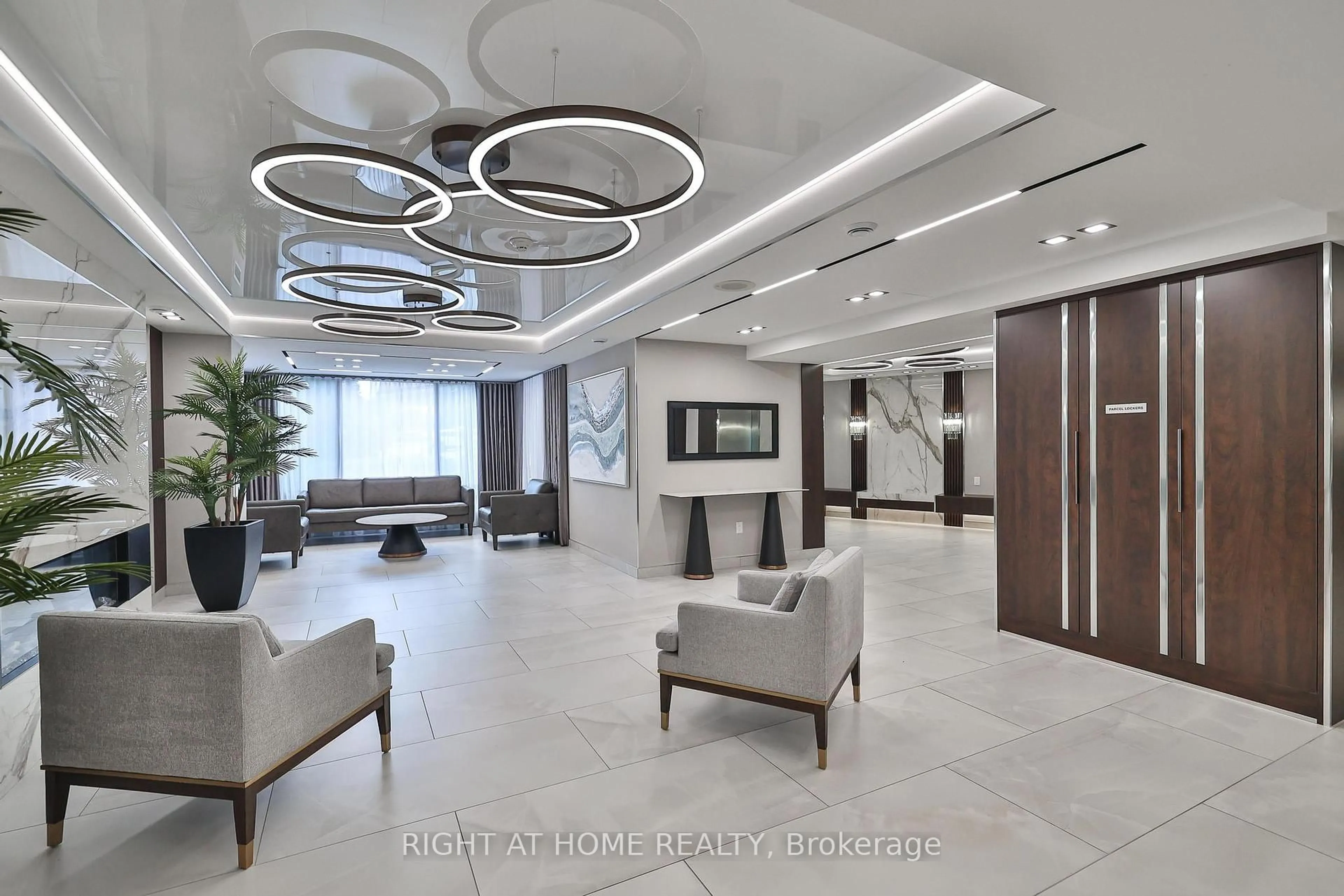 Lobby for 30 Harding Blvd #802, Richmond Hill Ontario L4C 9M3