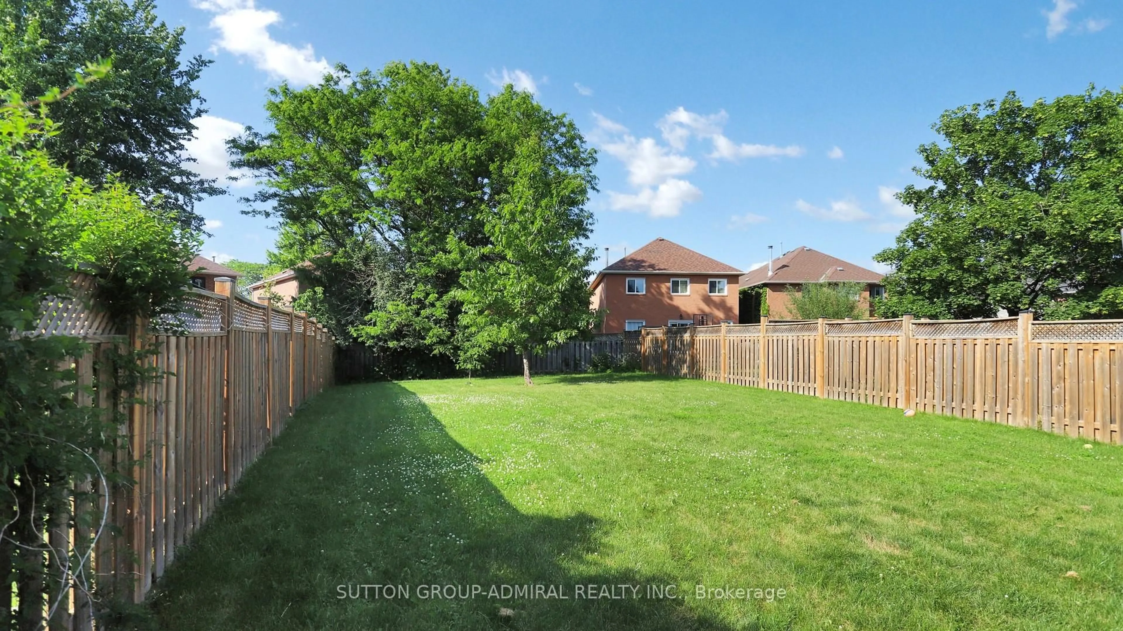 A pic from outside/outdoor area/front of a property/back of a property/a pic from drone, unknown for 186 Westhampton Dr, Vaughan Ontario L4J 7X2