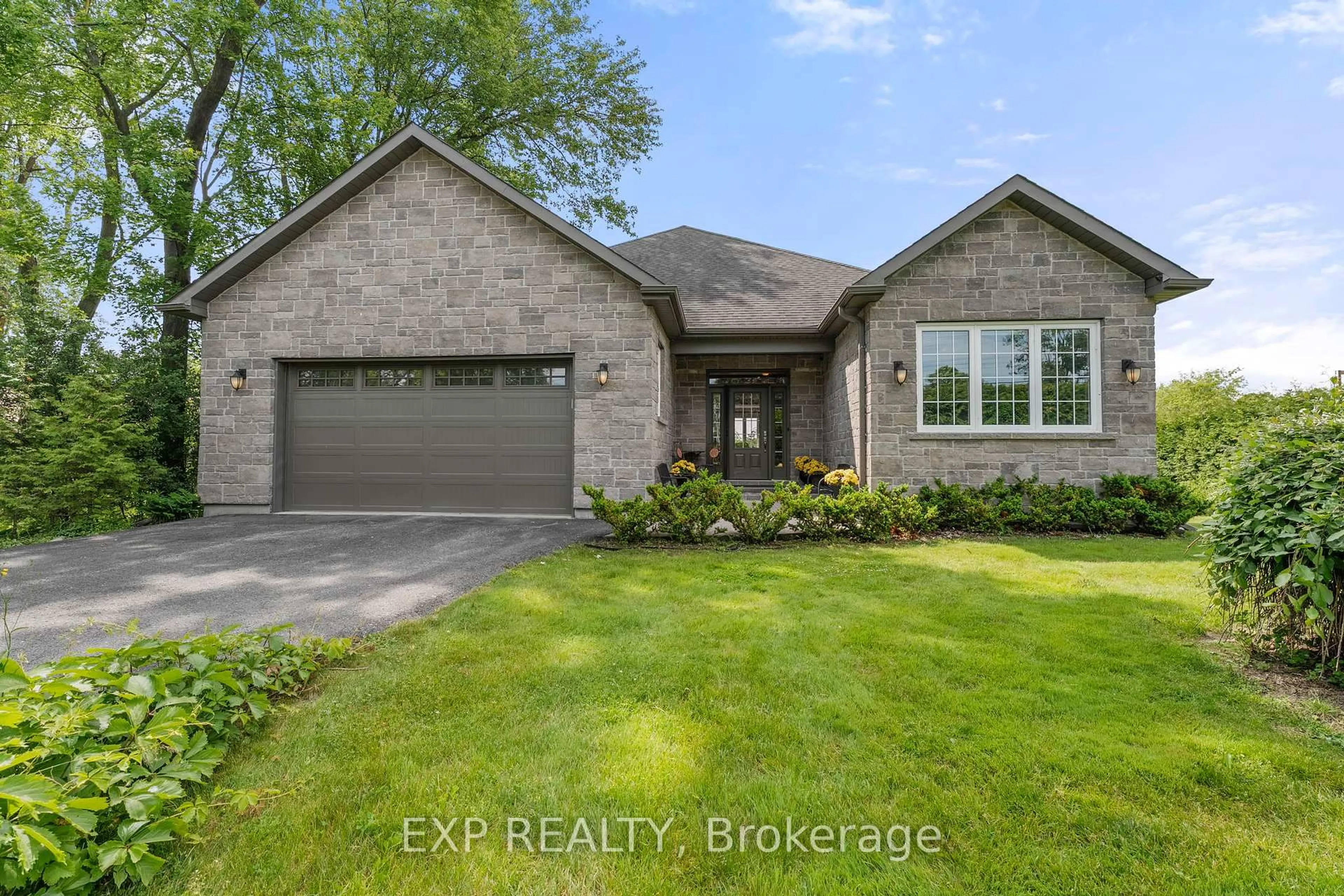 Home with brick exterior material, street for 71 Clovelly Cove, Georgina Ontario L0E 1E0