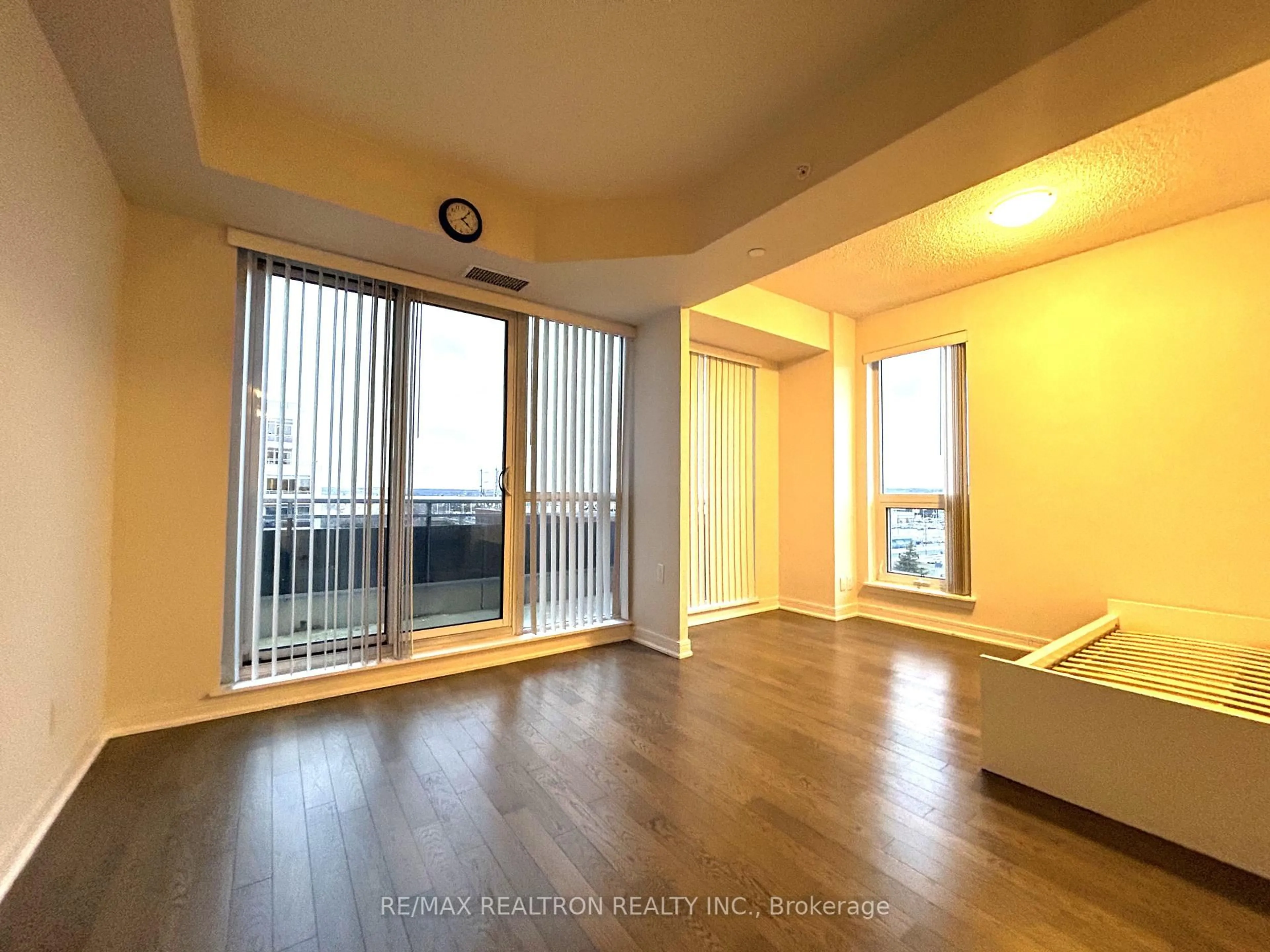 A pic of a room for 9205 Yonge St #603, Richmond Hill Ontario L4C 6Z2