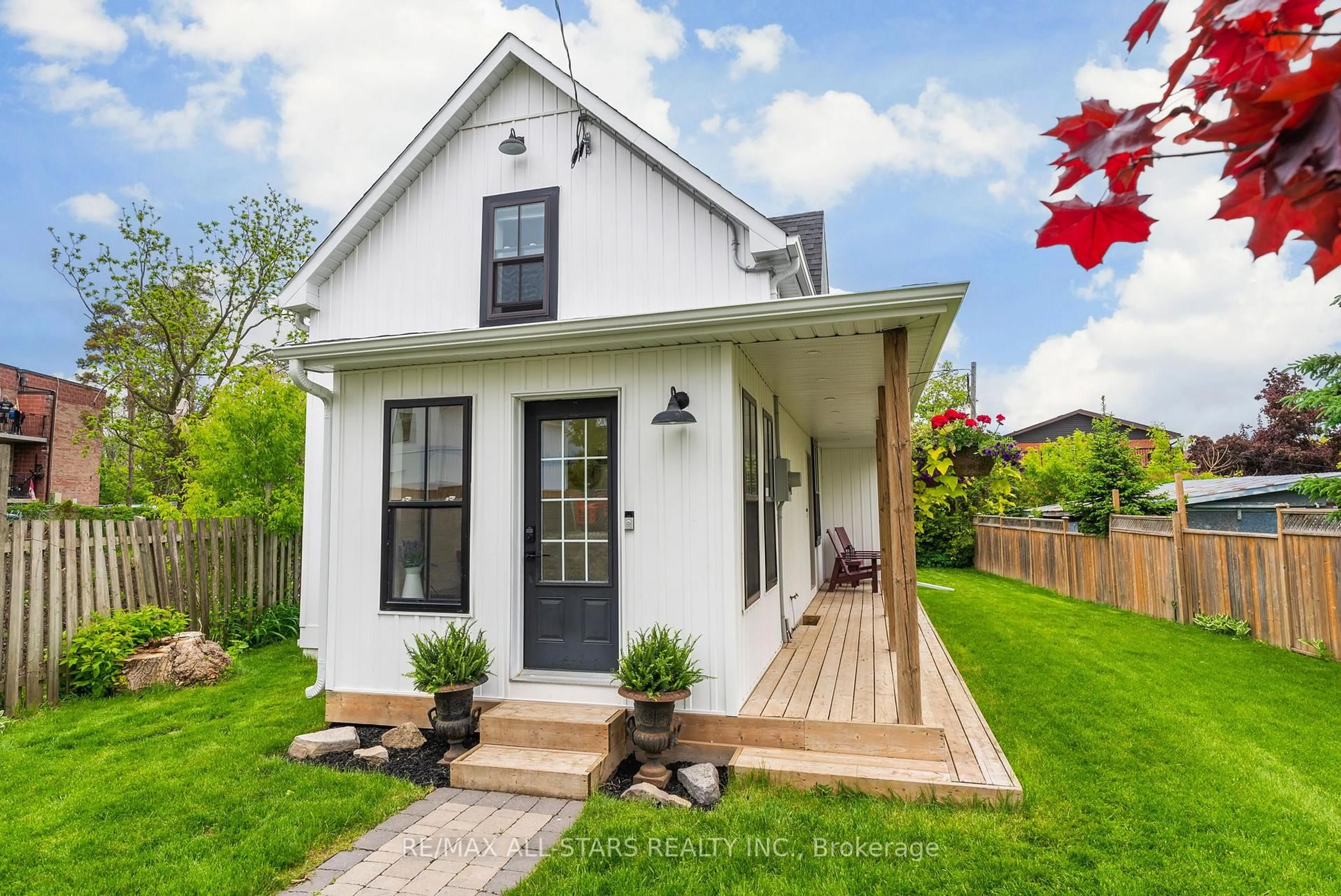 Home with brick exterior material, street for 31 King St, Uxbridge Ontario L9P 1E6