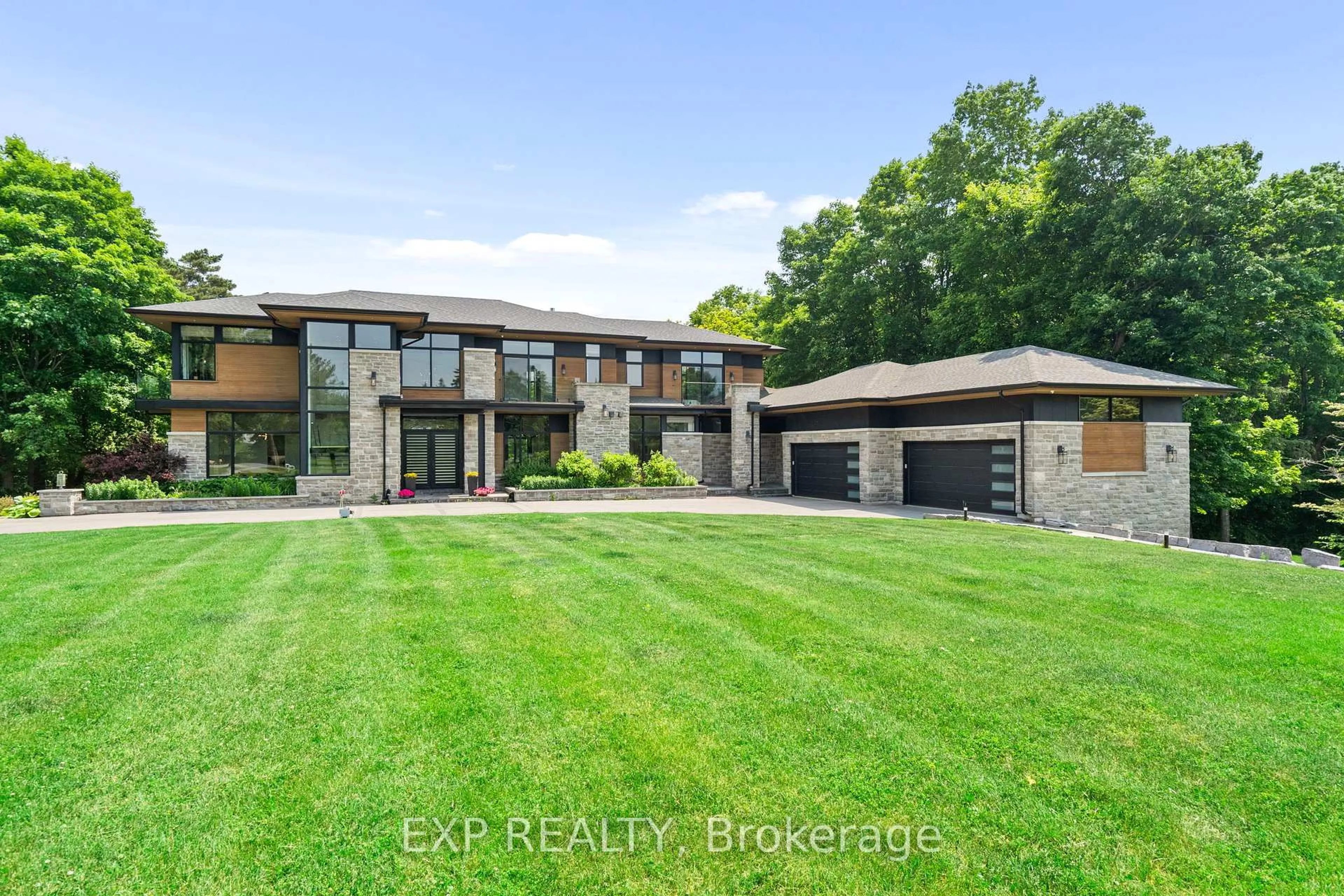 Unknown for 8 Cachet Pkwy, Markham Ontario L6C 1G8