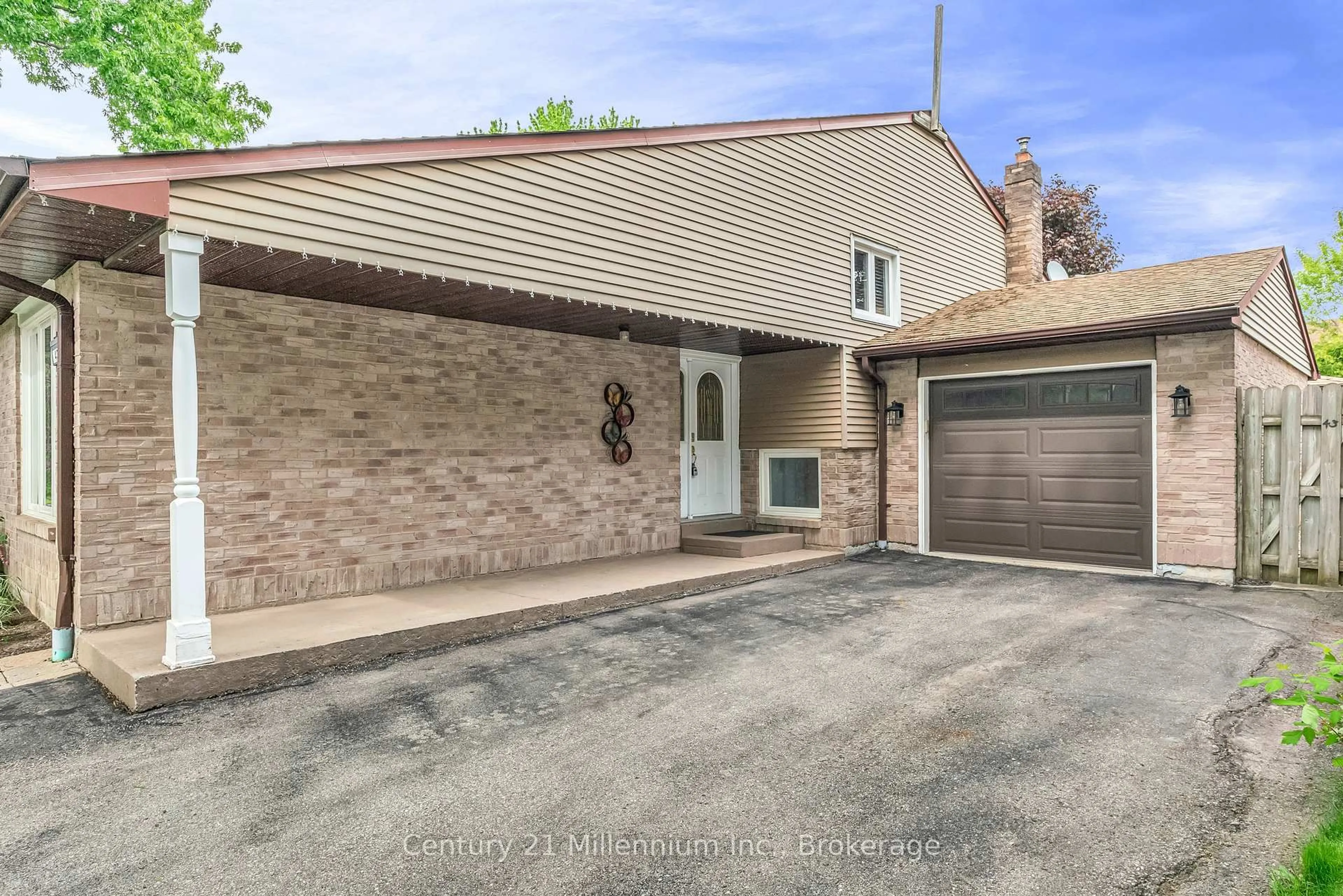 Unknown for 43 Stoddart Dr, Aurora Ontario L4G 2G2