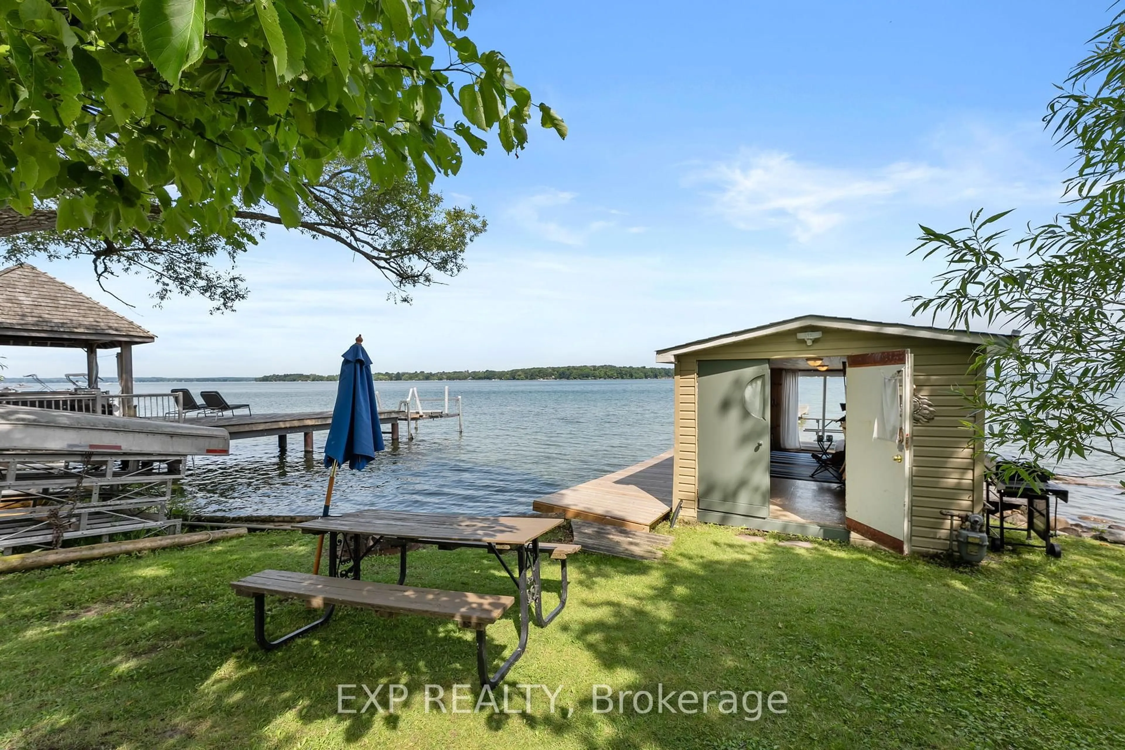 Patio, water/lake/river/ocean view for 21 Lake Dr, Georgina Ontario L4P 3E9