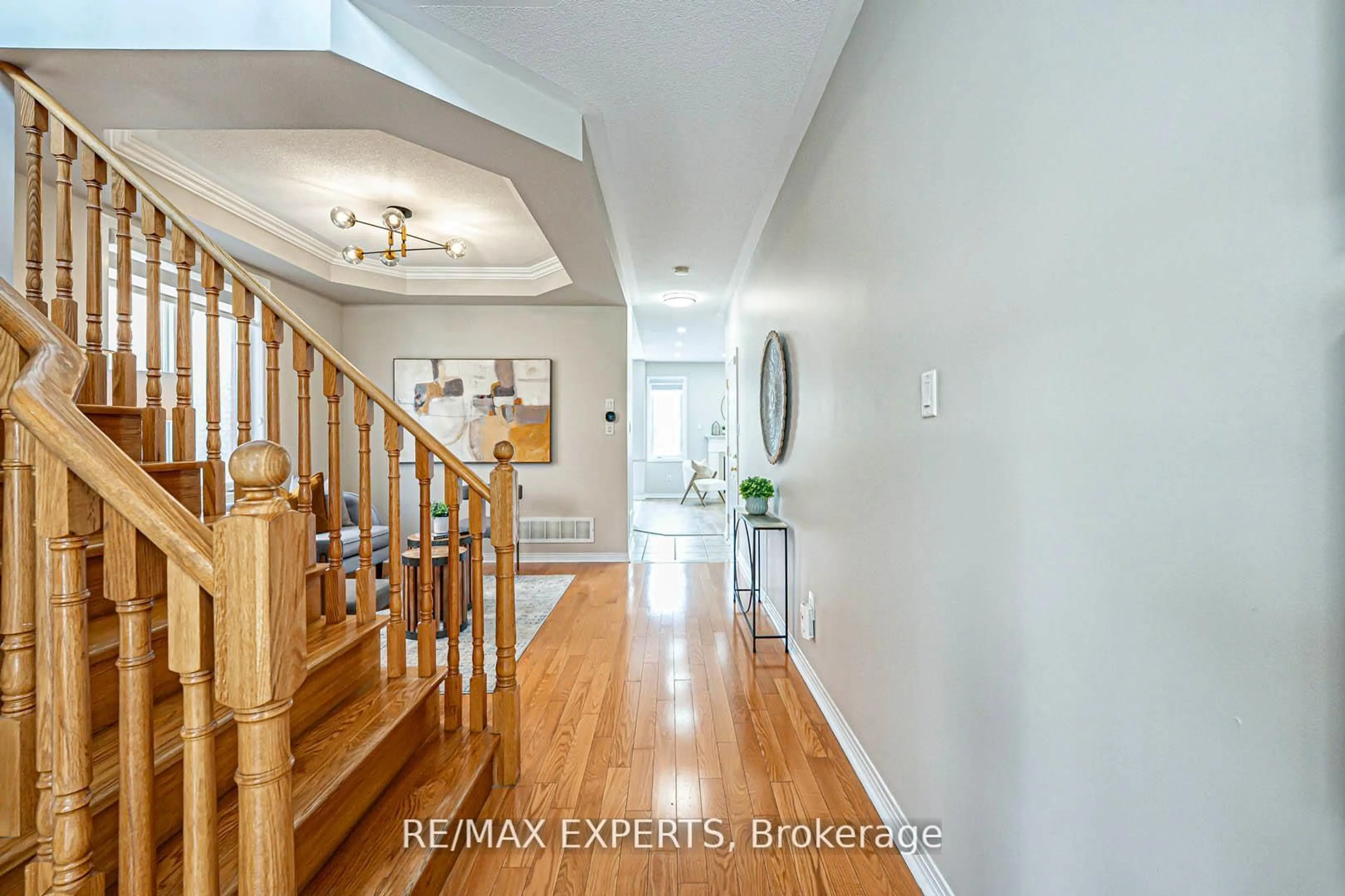 Indoor entryway for 187 Hopecrest Rd, Markham Ontario L6C 2V6