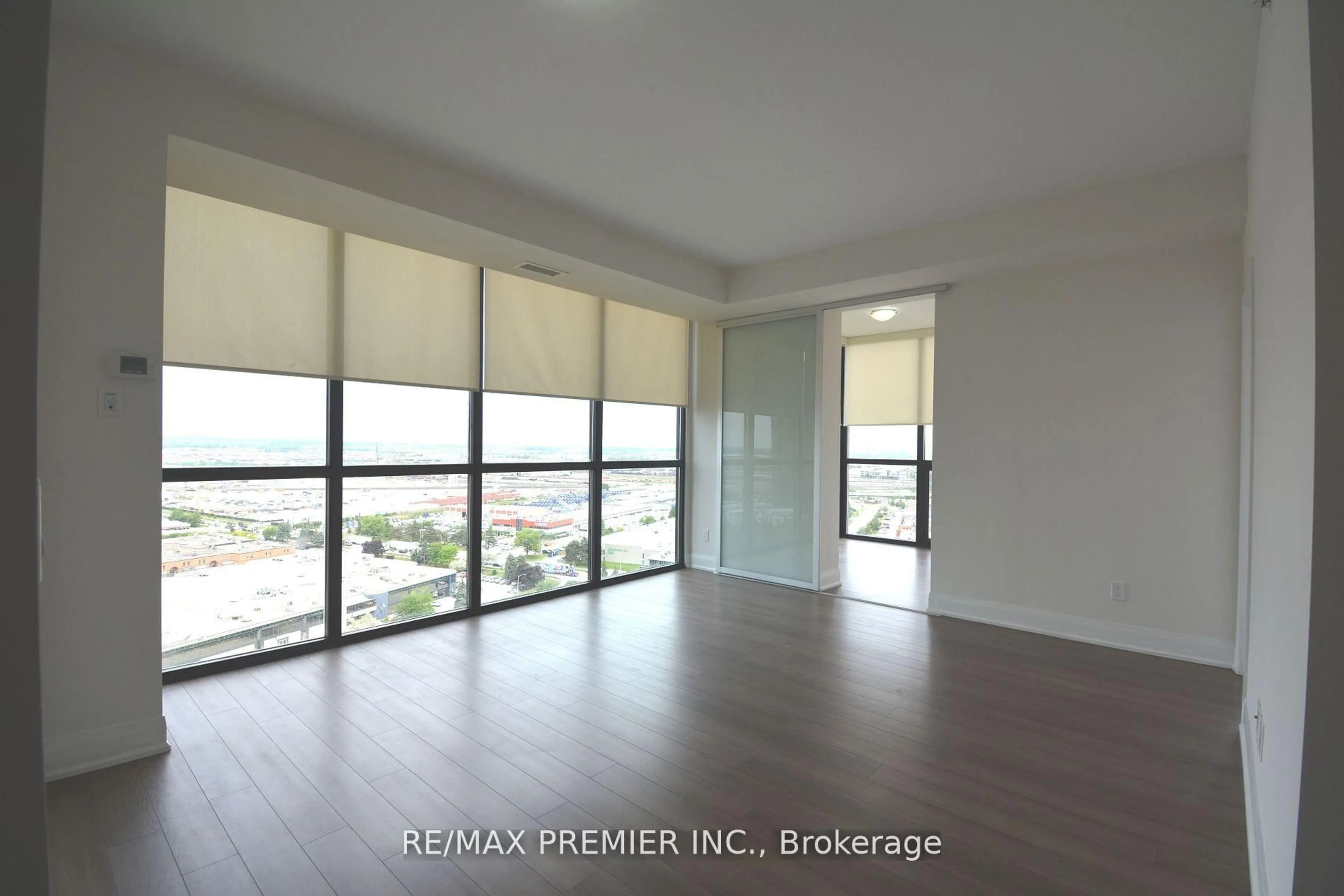 A pic of a room for 2900 Highway 7 #1709, Vaughan Ontario L4K 0G3