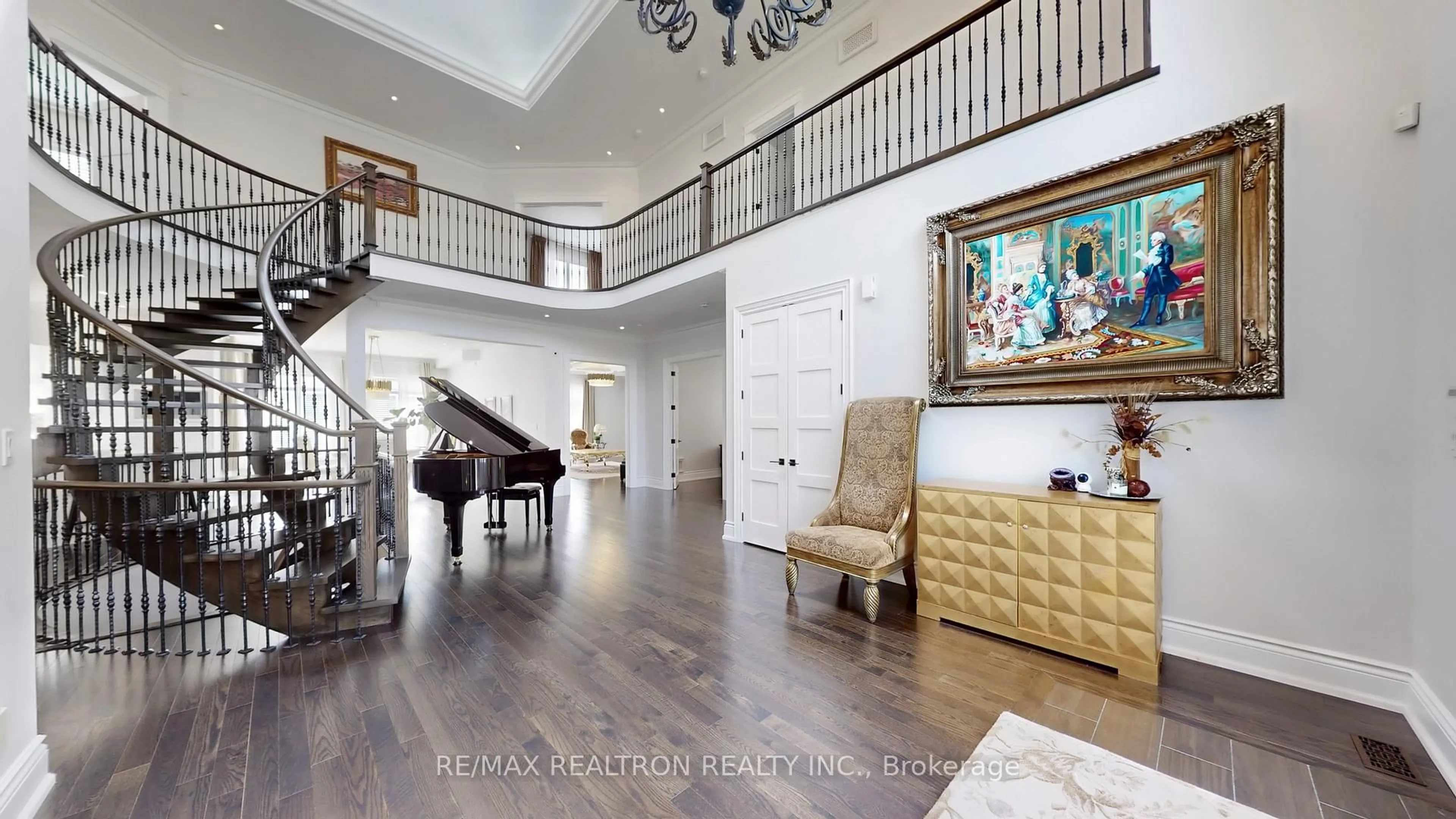 Indoor foyer for 125 Boake Tr, Richmond Hill Ontario L4B 4B7