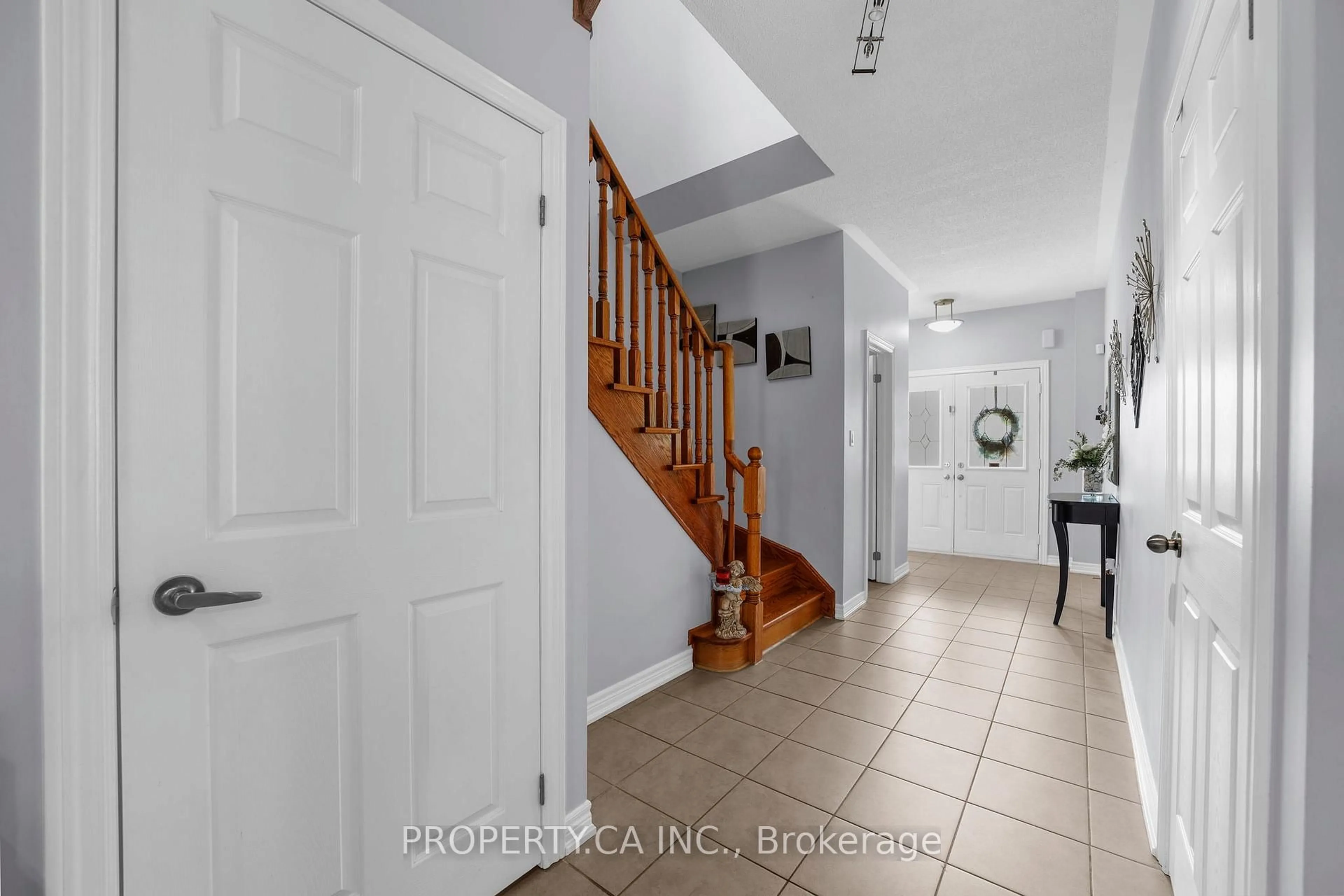 Indoor entryway for 25 Boticelli Way, Vaughan Ontario L4H 0C6