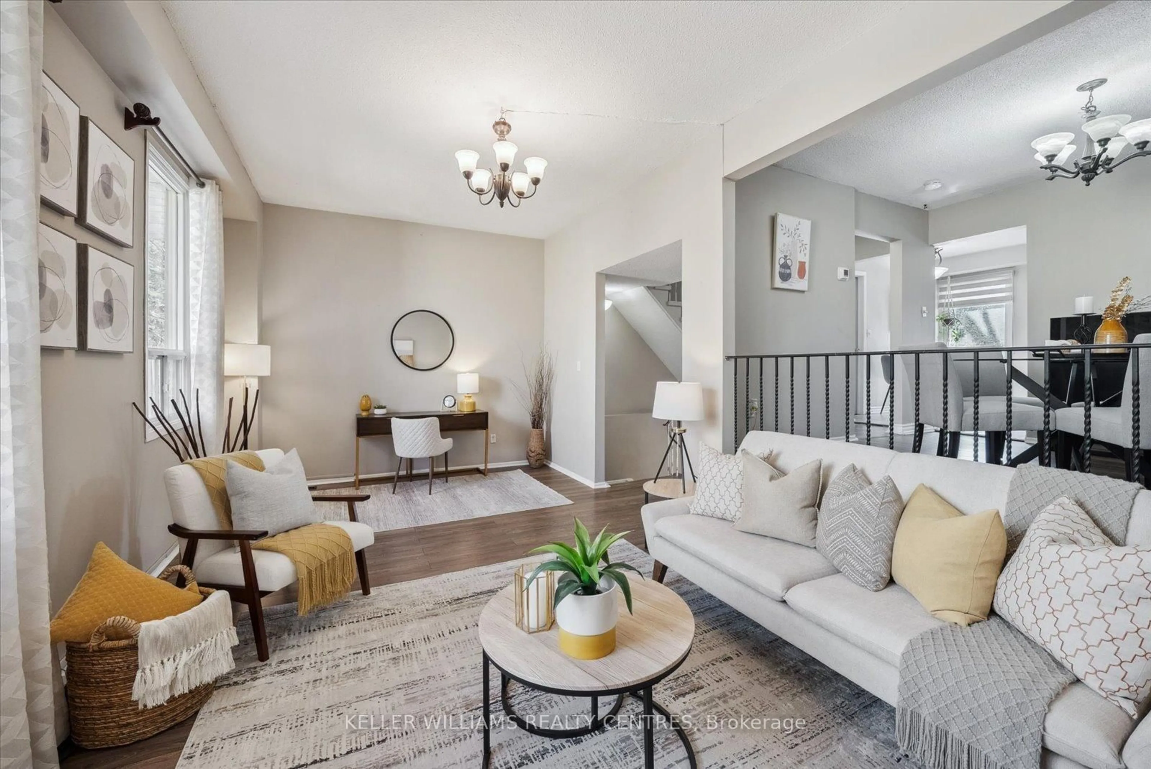 Living room with furniture, unknown for 73 Poplar Cres #31, Aurora Ontario L4G 3M4