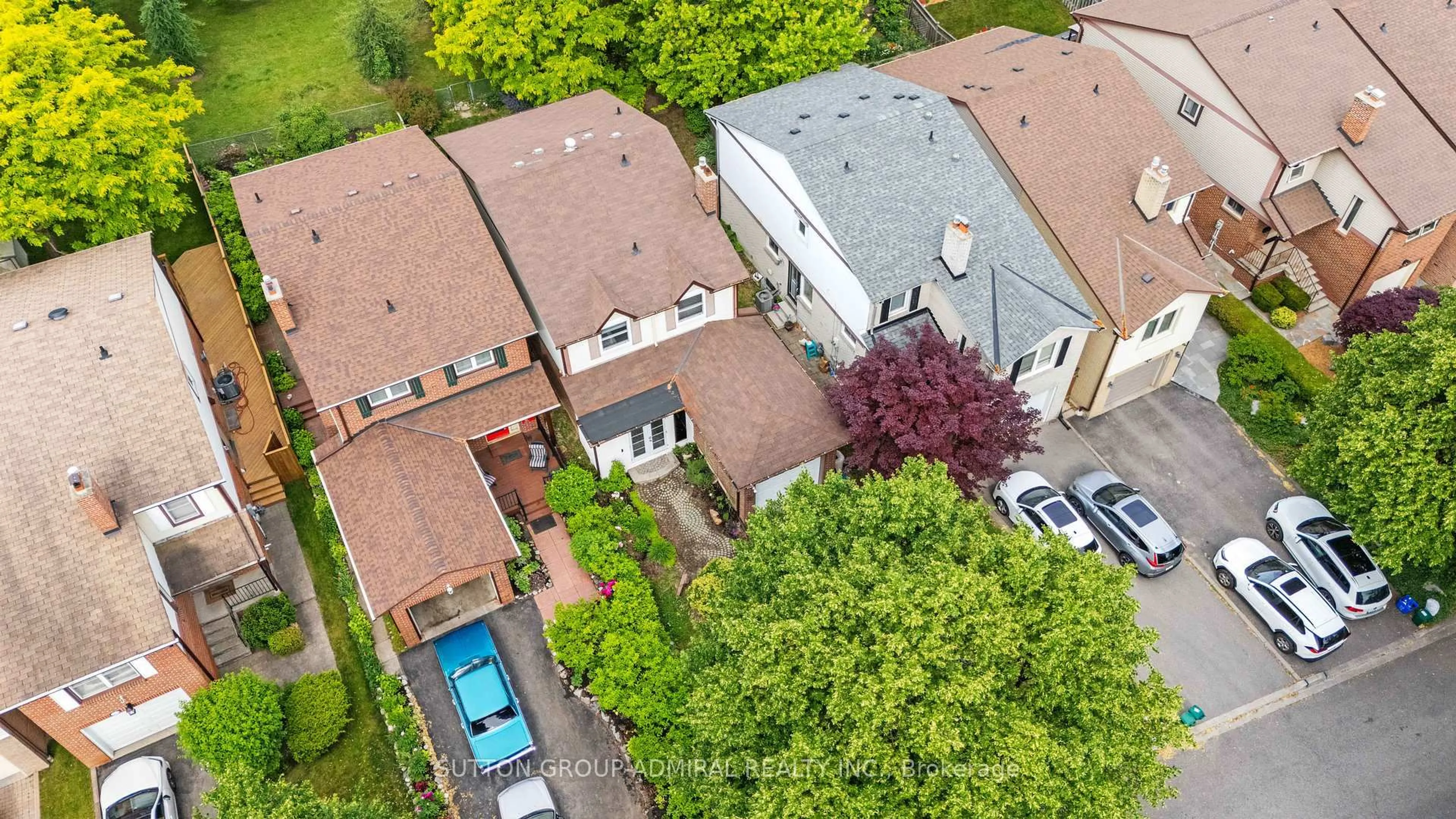 A pic from outside/outdoor area/front of a property/back of a property/a pic from drone, city buildings view from balcony for 30 Fraser St, Markham Ontario L3T 5H6