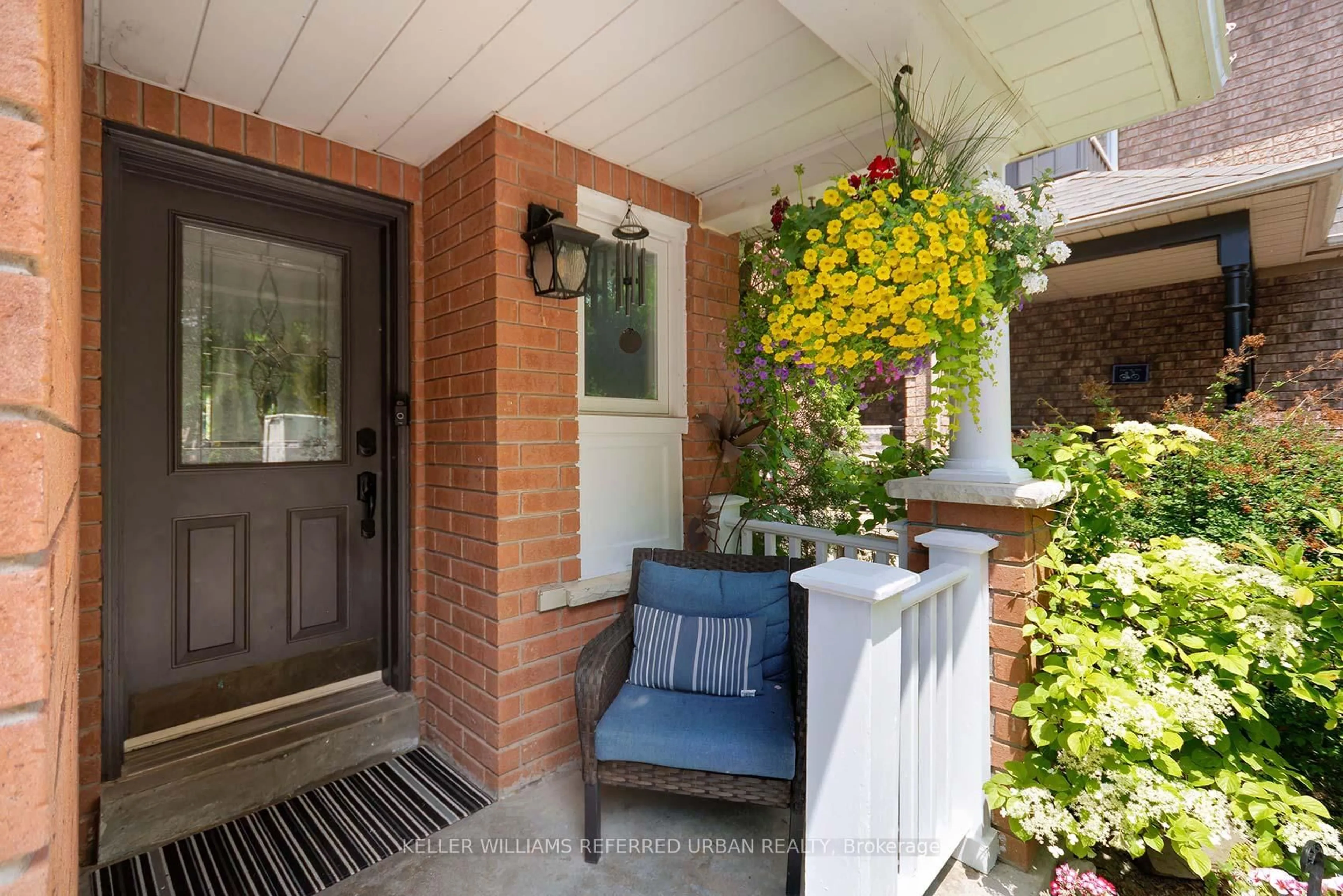 Indoor entryway for 54 Mugford Rd, Aurora Ontario L4G 7H5