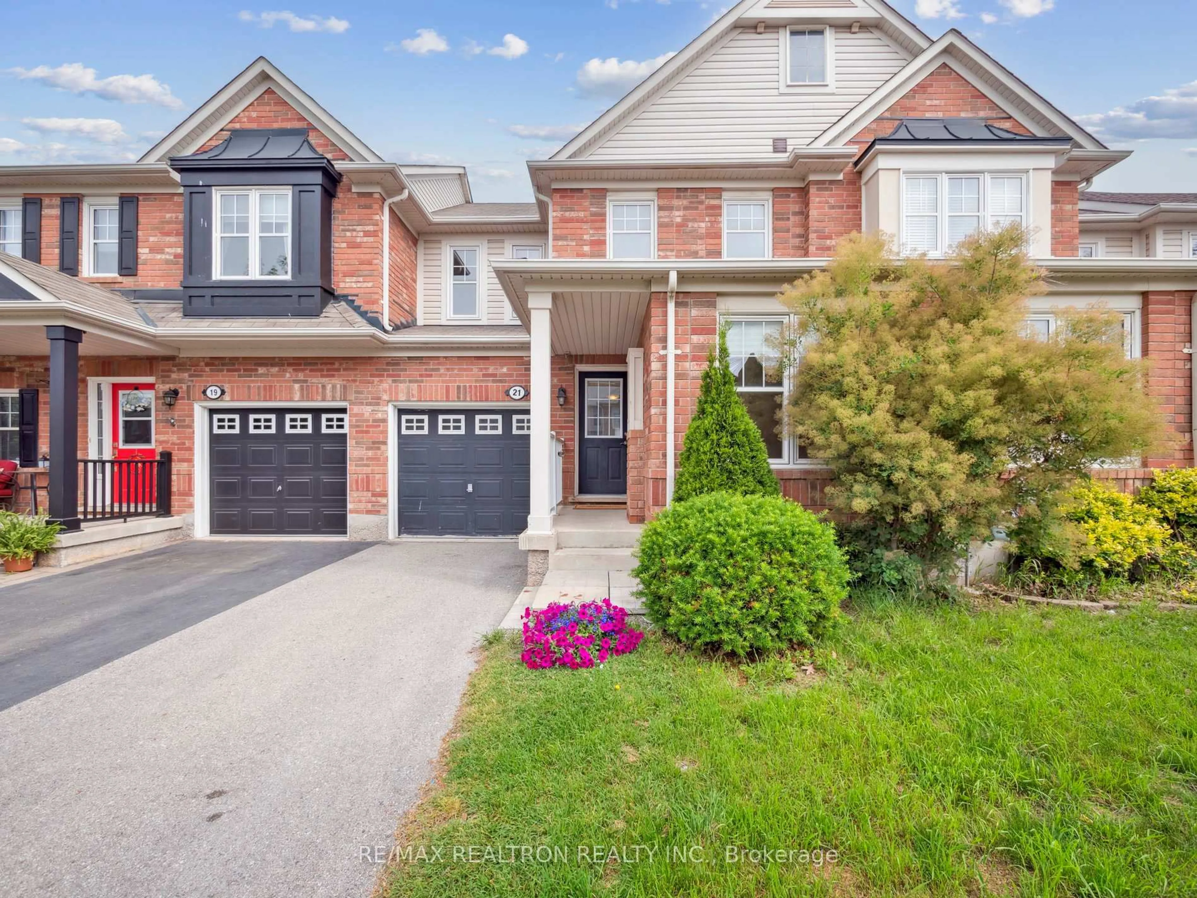 Home with brick exterior material, street for 21 Dougherty Cres, Whitchurch-Stouffville Ontario L4A 0A1
