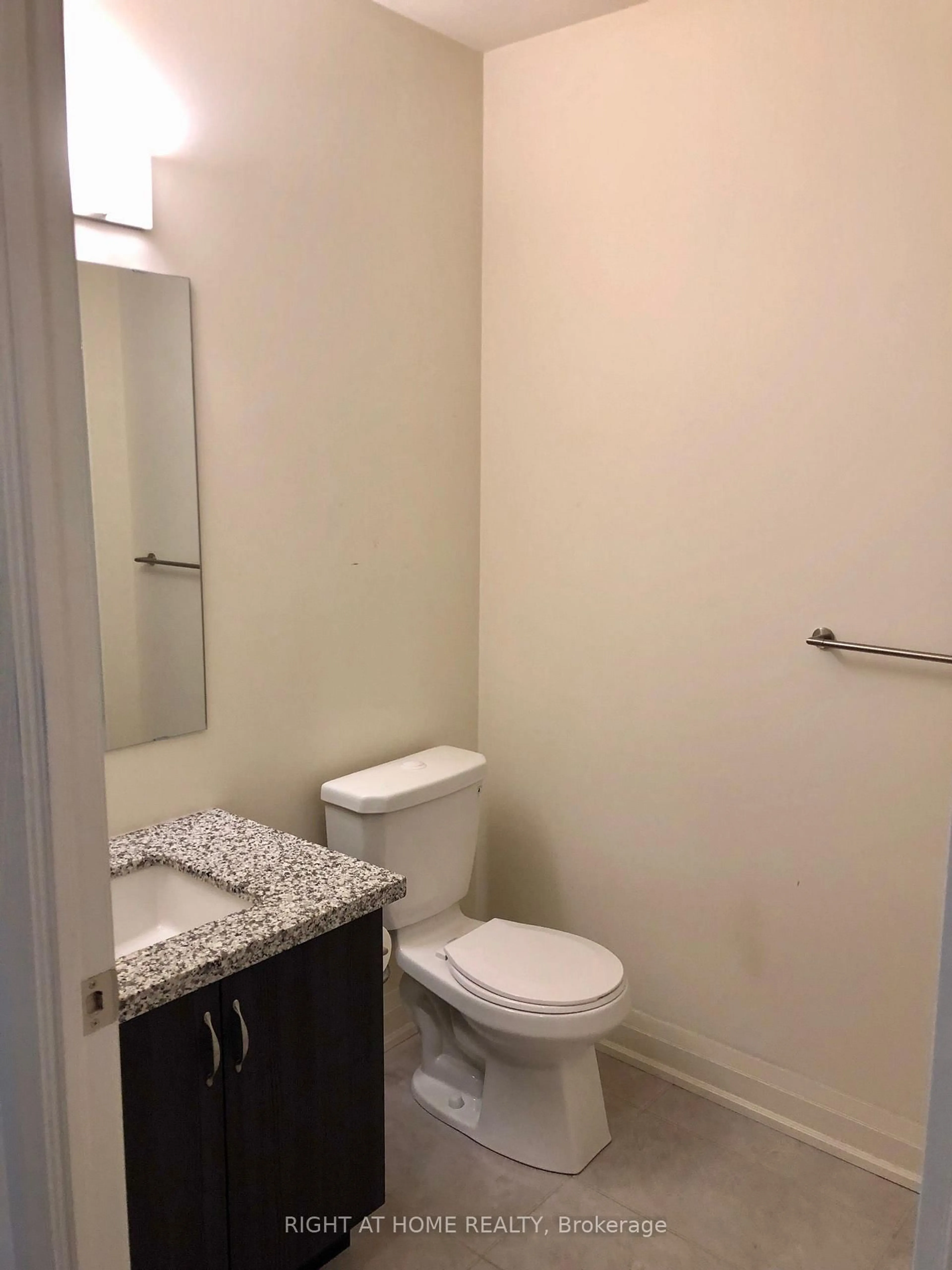 A pic of a room for 8763 Bayview Ave #326, Richmond Hill Ontario L4B 3V1