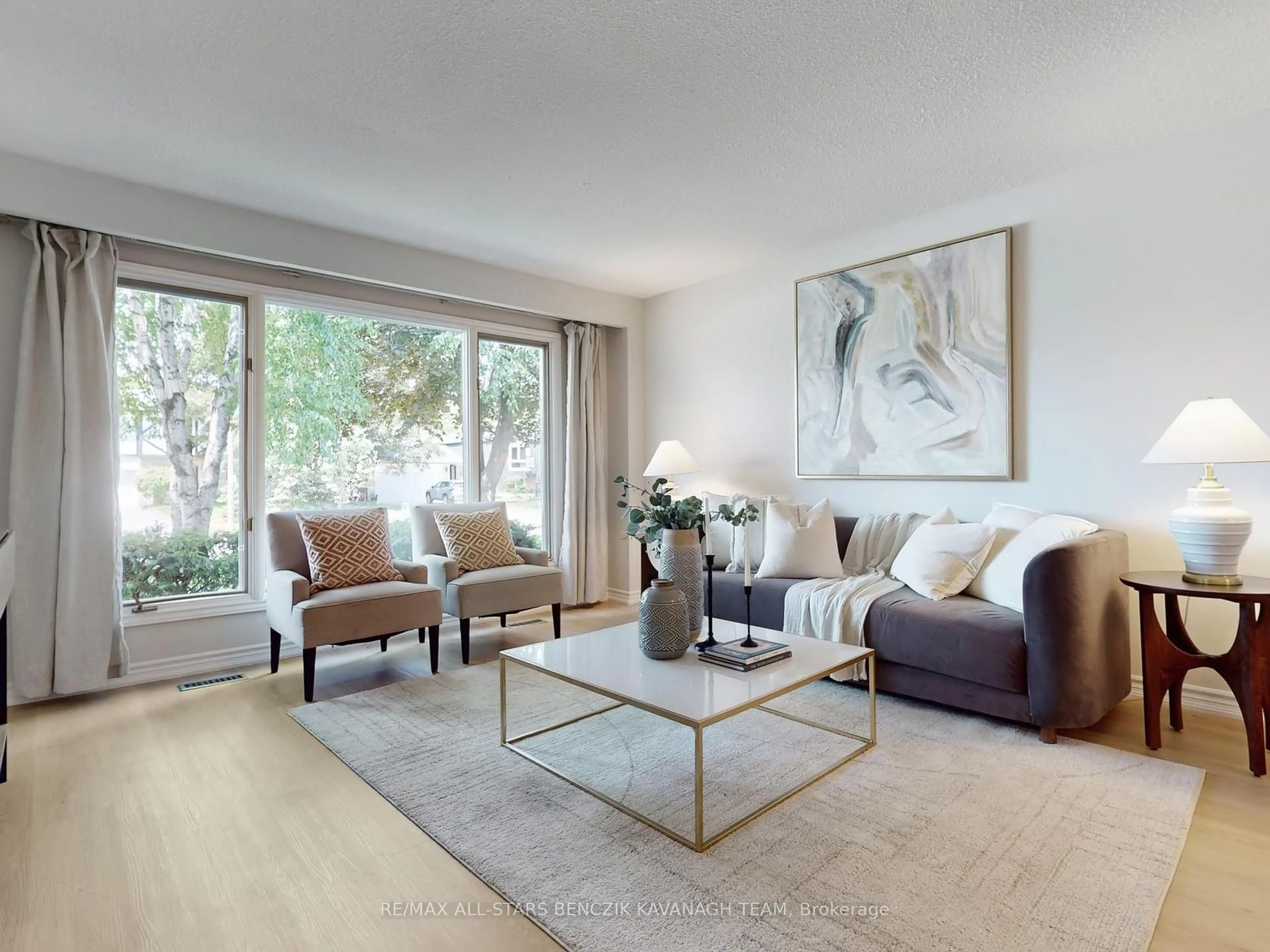 Living room with furniture, unknown for 19 Elm Lea St, Markham Ontario L3P 3M8