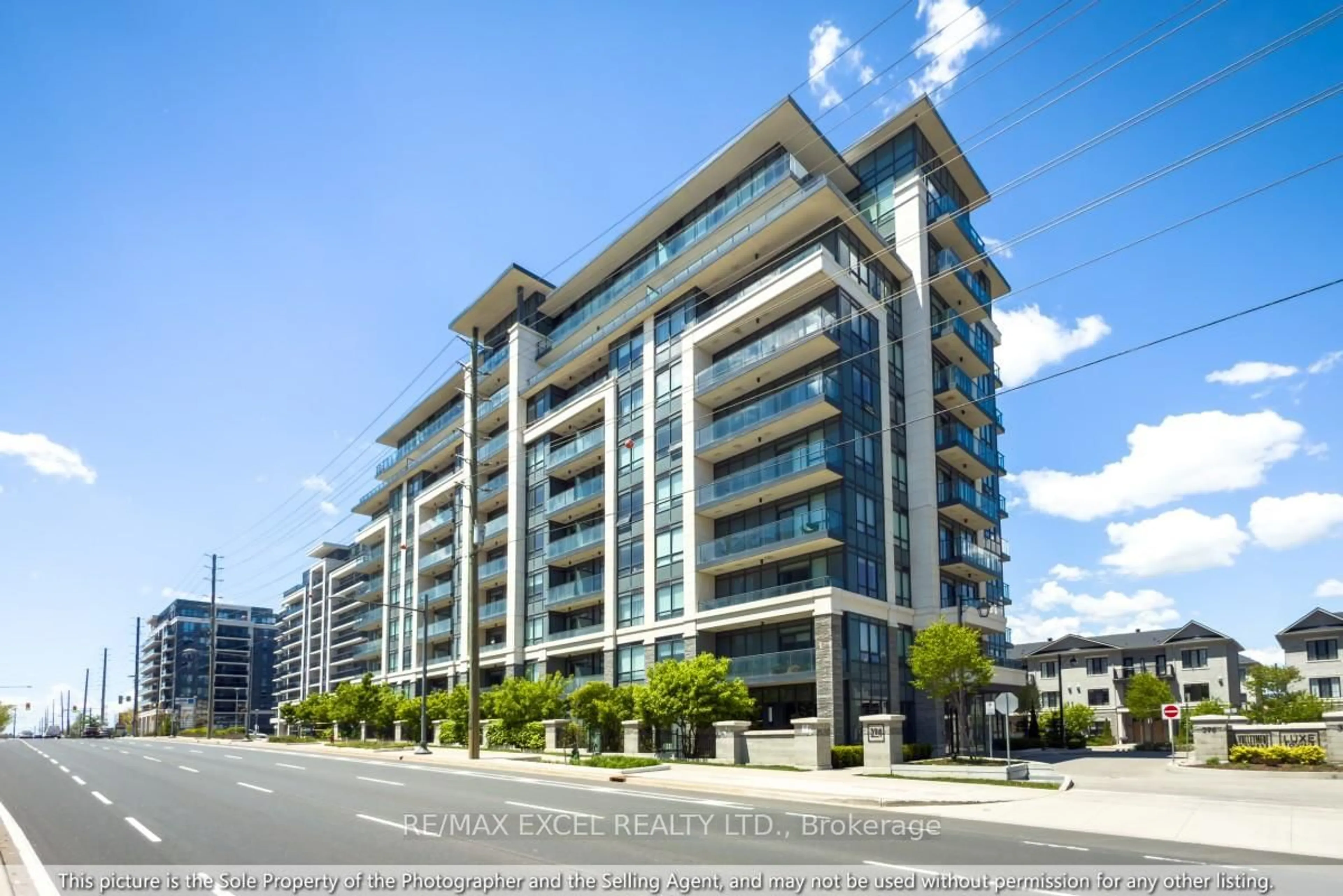 A pic from outside/outdoor area/front of a property/back of a property/a pic from drone, building for 396 Highway 7 #208, Richmond Hill Ontario L4B 0G7