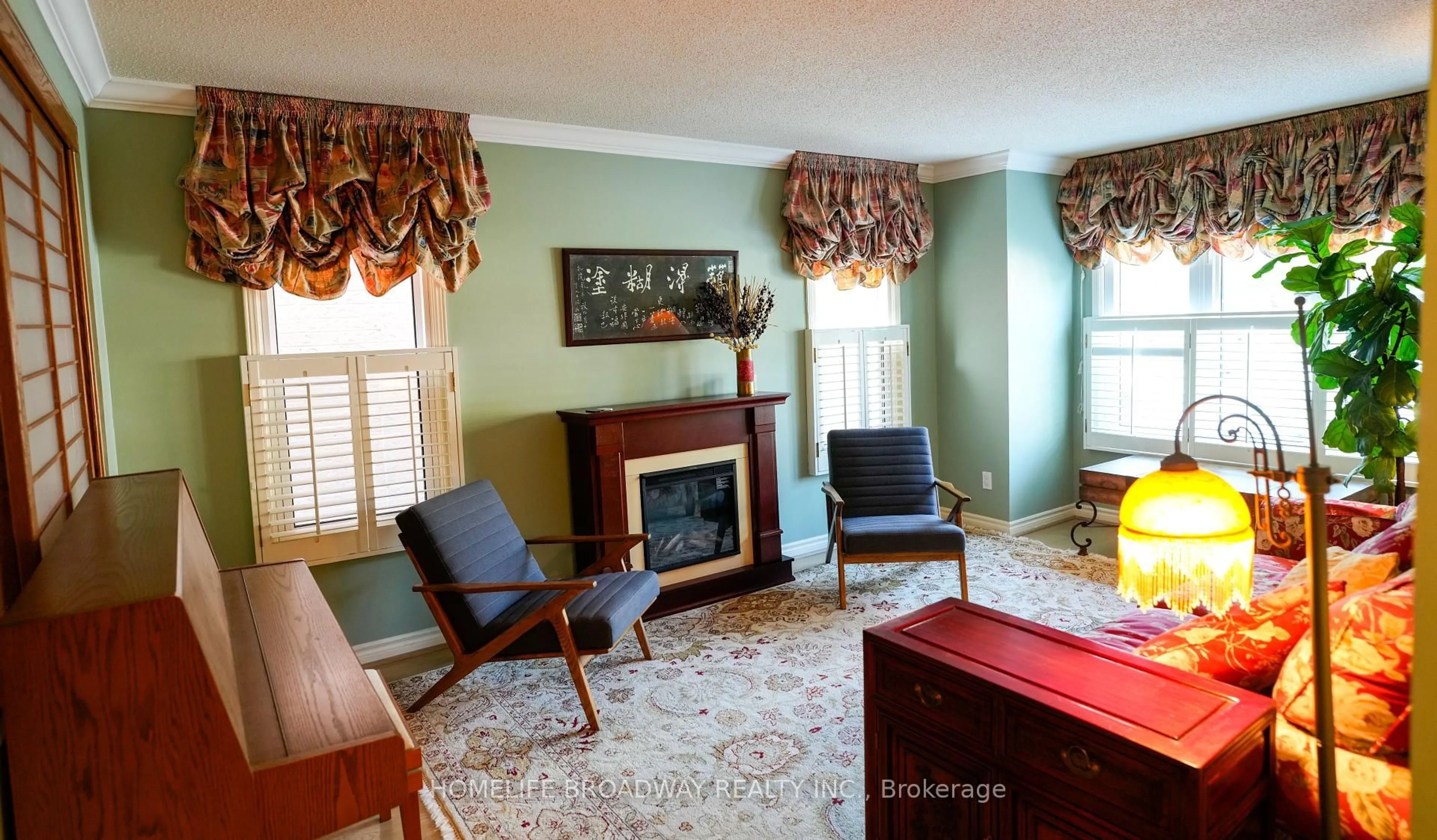 Living room with furniture, unknown for 176 Rosedale Heights Dr, Vaughan Ontario L4J 4W4