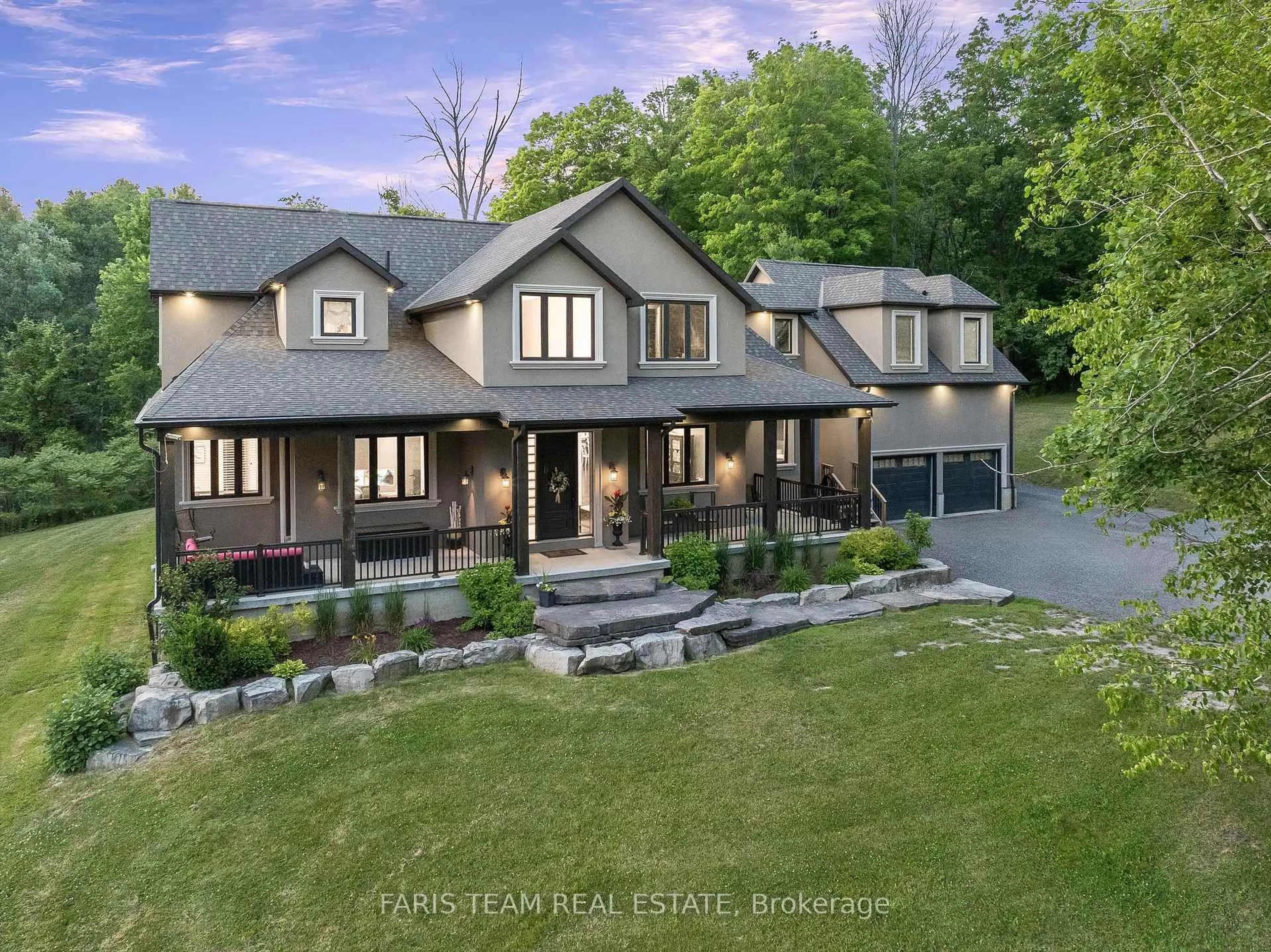 A pic from outside/outdoor area/front of a property/back of a property/a pic from drone, street for 400 Lloyd's Lane, King Ontario L7B 0E4