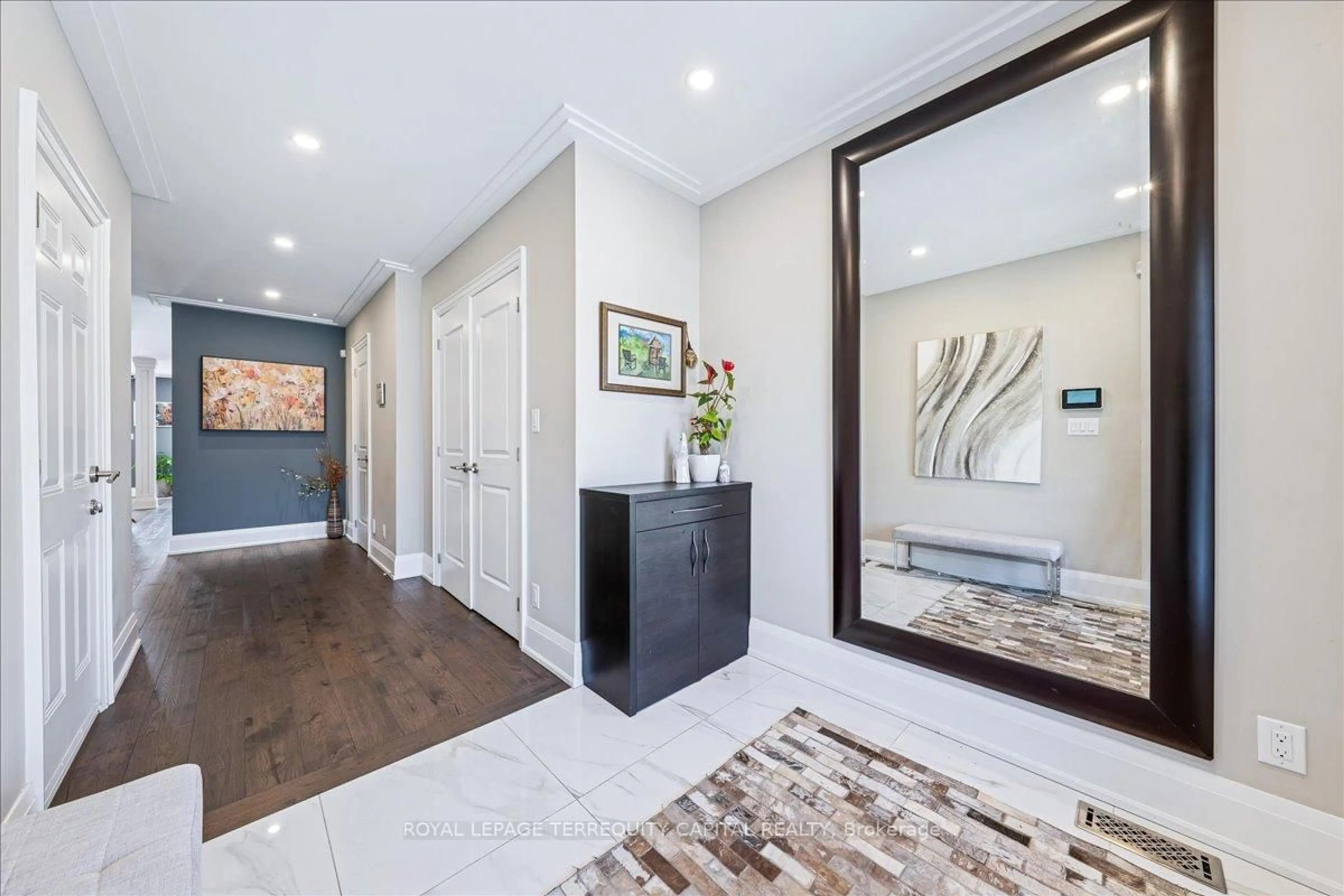 Indoor entryway for 140 Patna Cres, Vaughan Ontario L6A 1N5