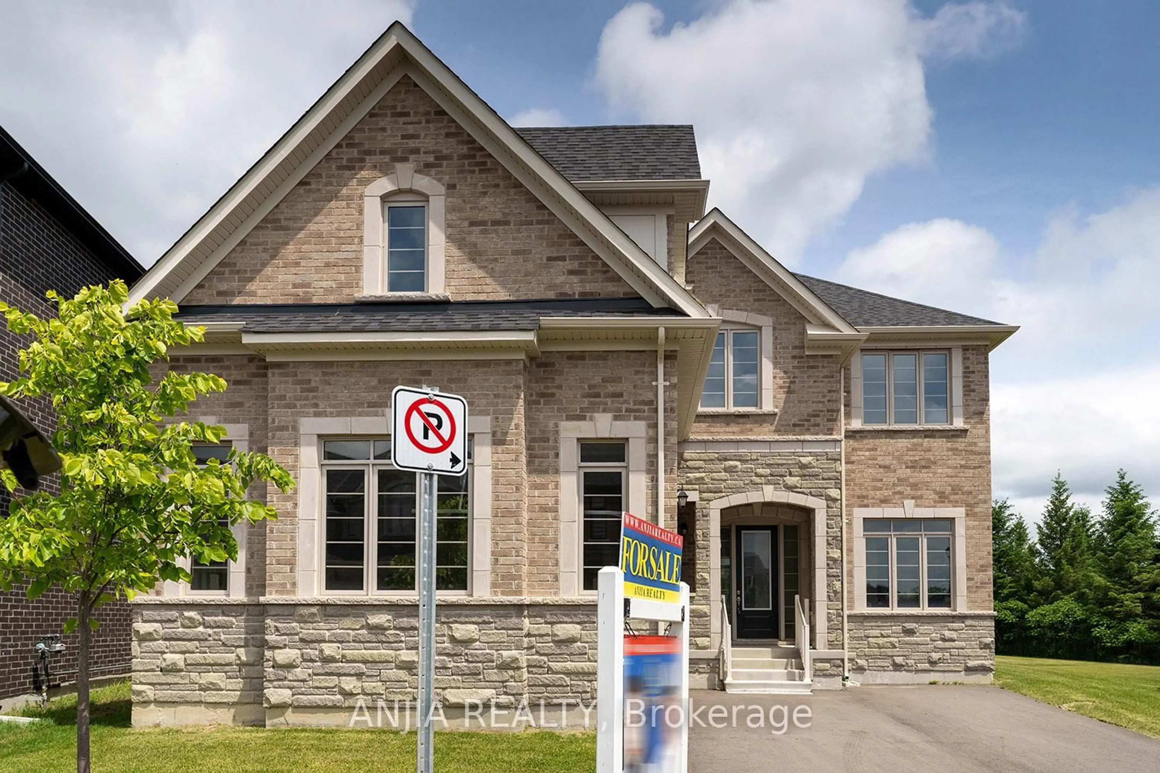 Home with brick exterior material, building for 21 Joiner Circ, Whitchurch-Stouffville Ontario L4A 4W9