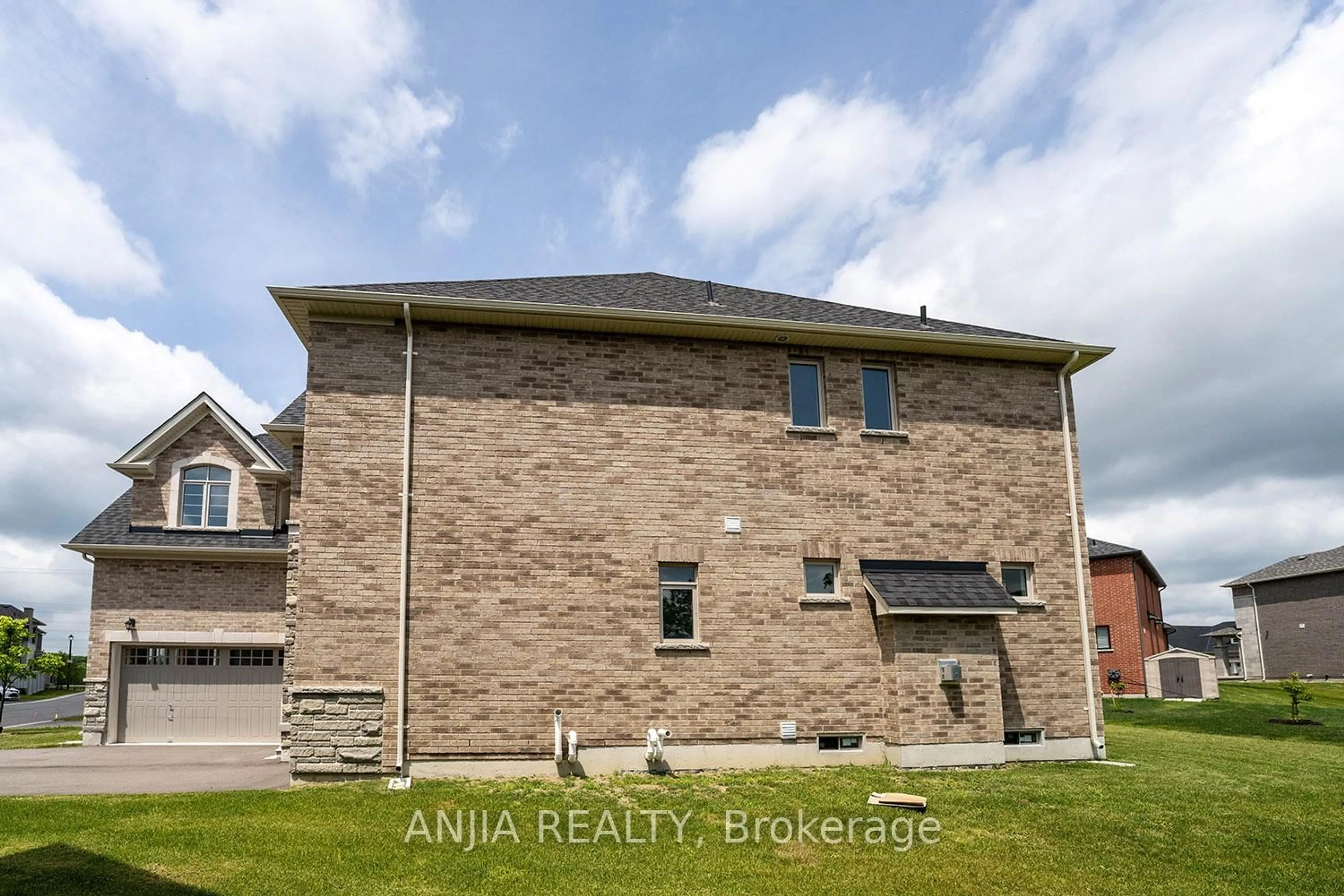 Home with brick exterior material, building for 21 Joiner Circ, Whitchurch-Stouffville Ontario L4A 4W9