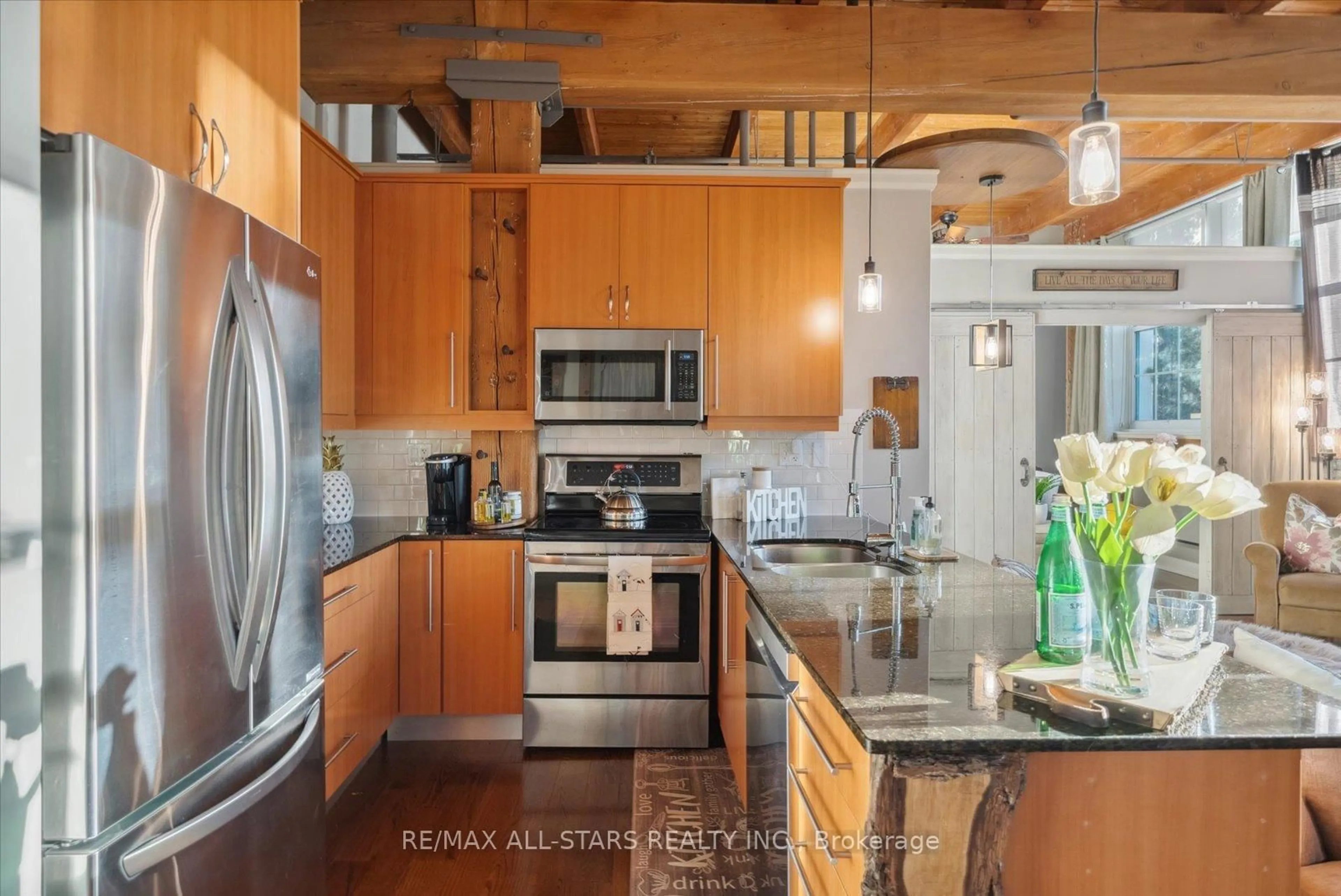 Unknown for 543 Timothy St #113, Newmarket Ontario L3Y 1R1