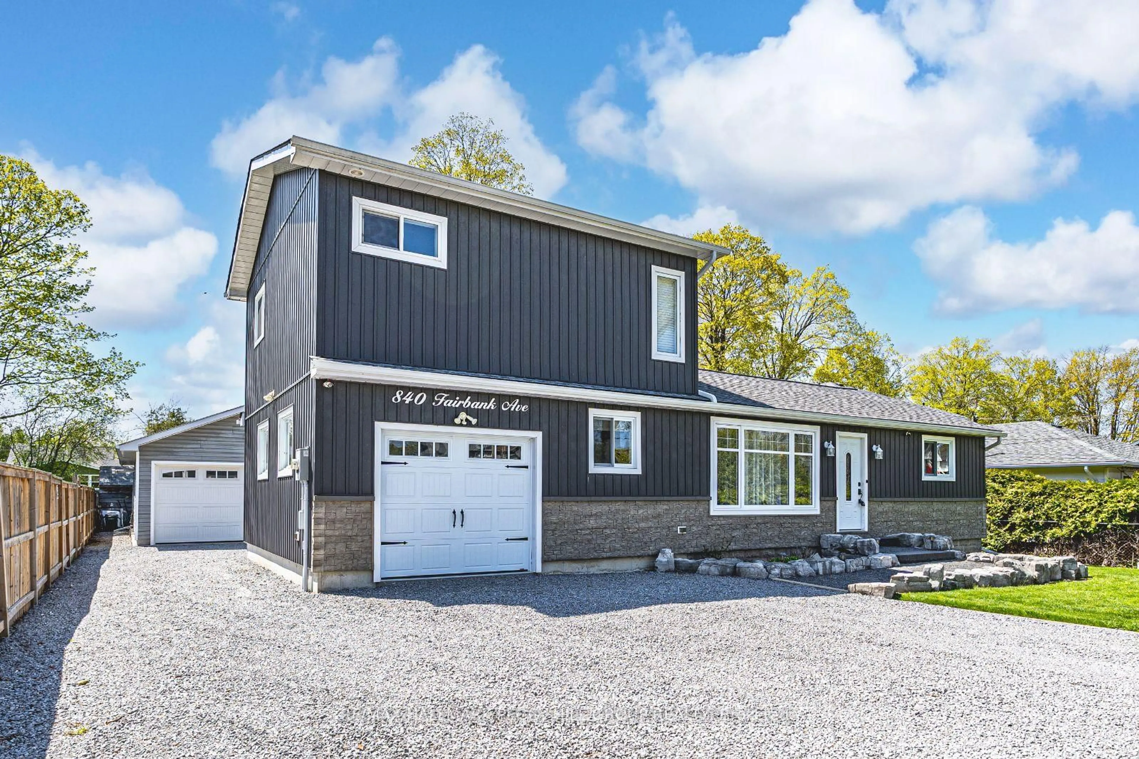 Home with vinyl exterior material, street for 840 Fairbank Ave, Georgina Ontario L0E 1S0