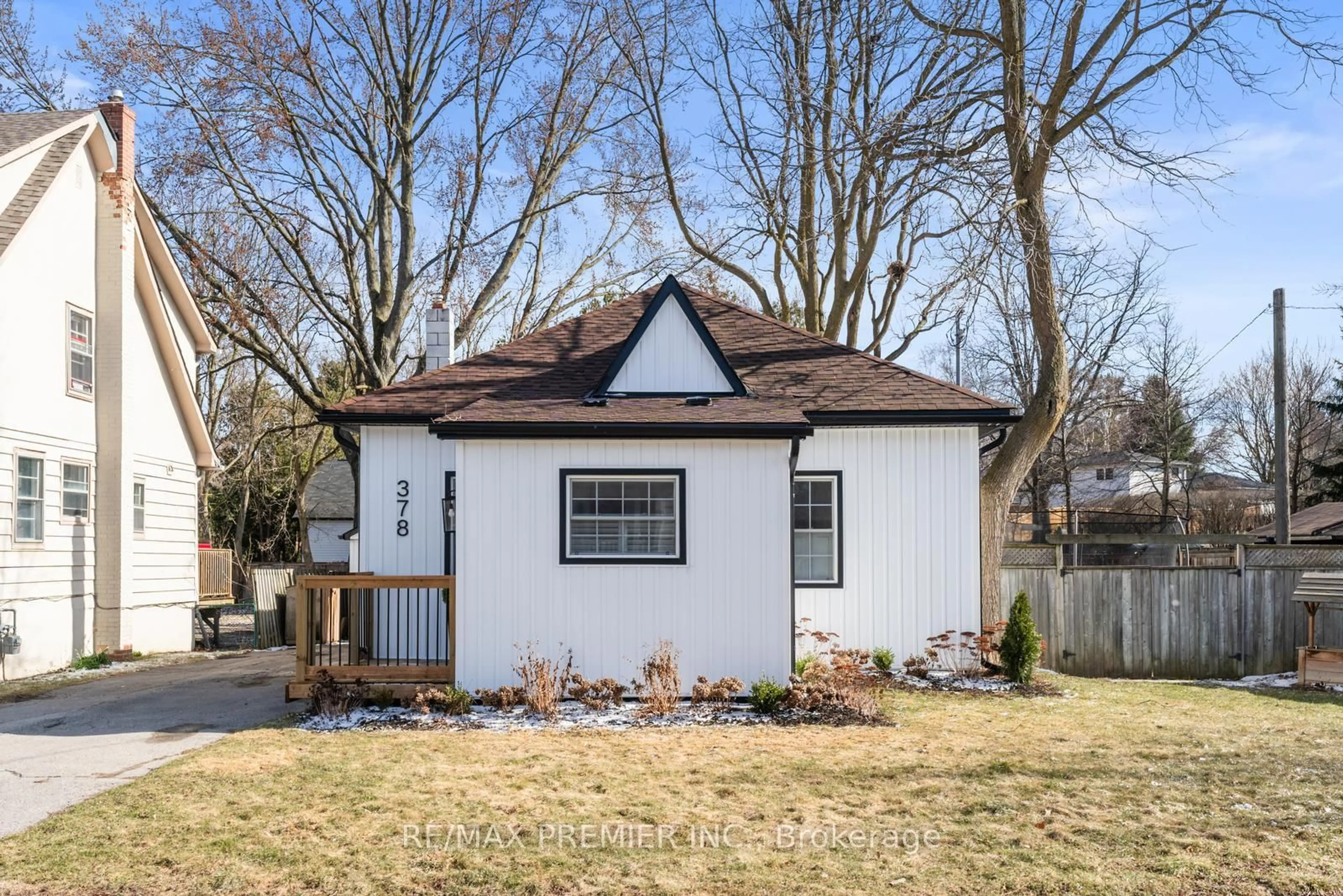 Unknown for 378 Andrew St, Newmarket Ontario L3Y 1H4