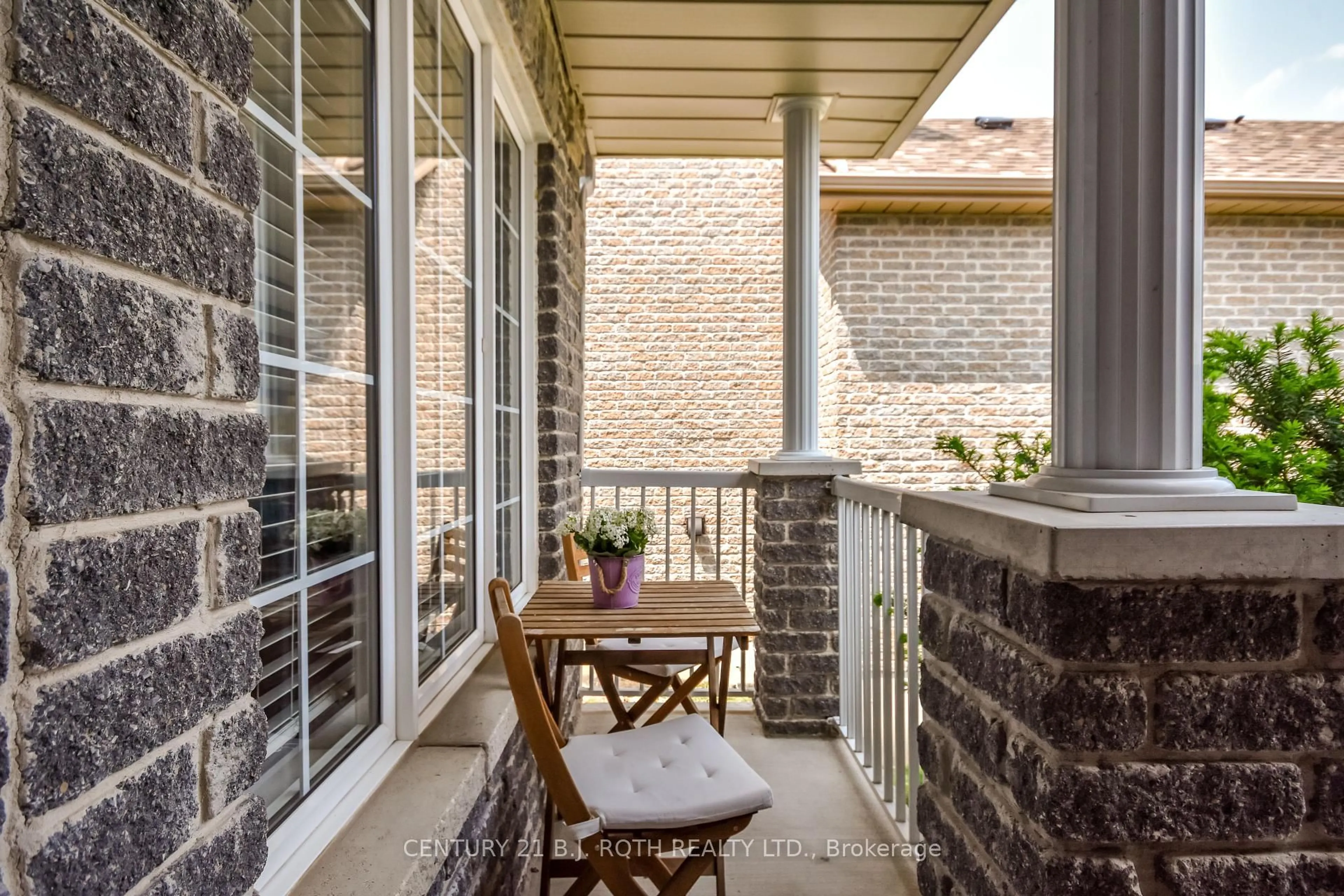 Patio, street for 1863 Swan St, Innisfil Ontario L9S 0B2