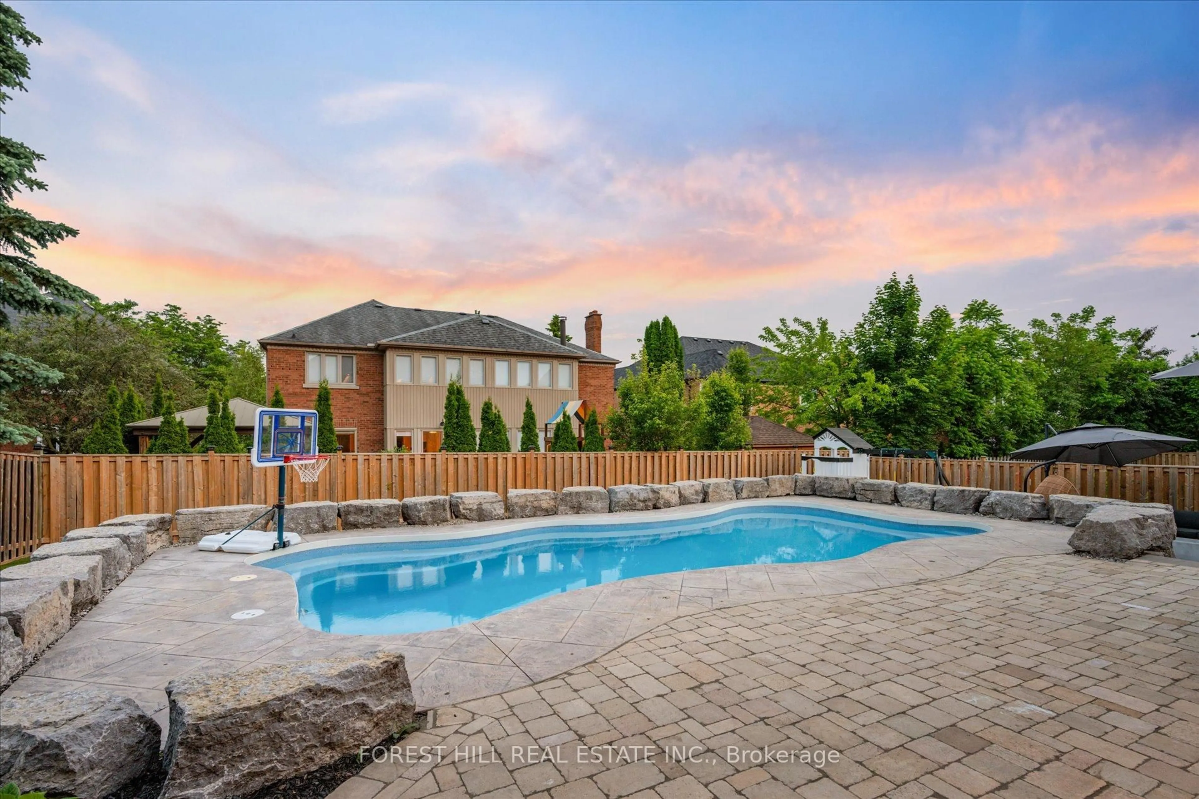Pool for 1141 Secretariate Rd, Newmarket Ontario L3X 1M4