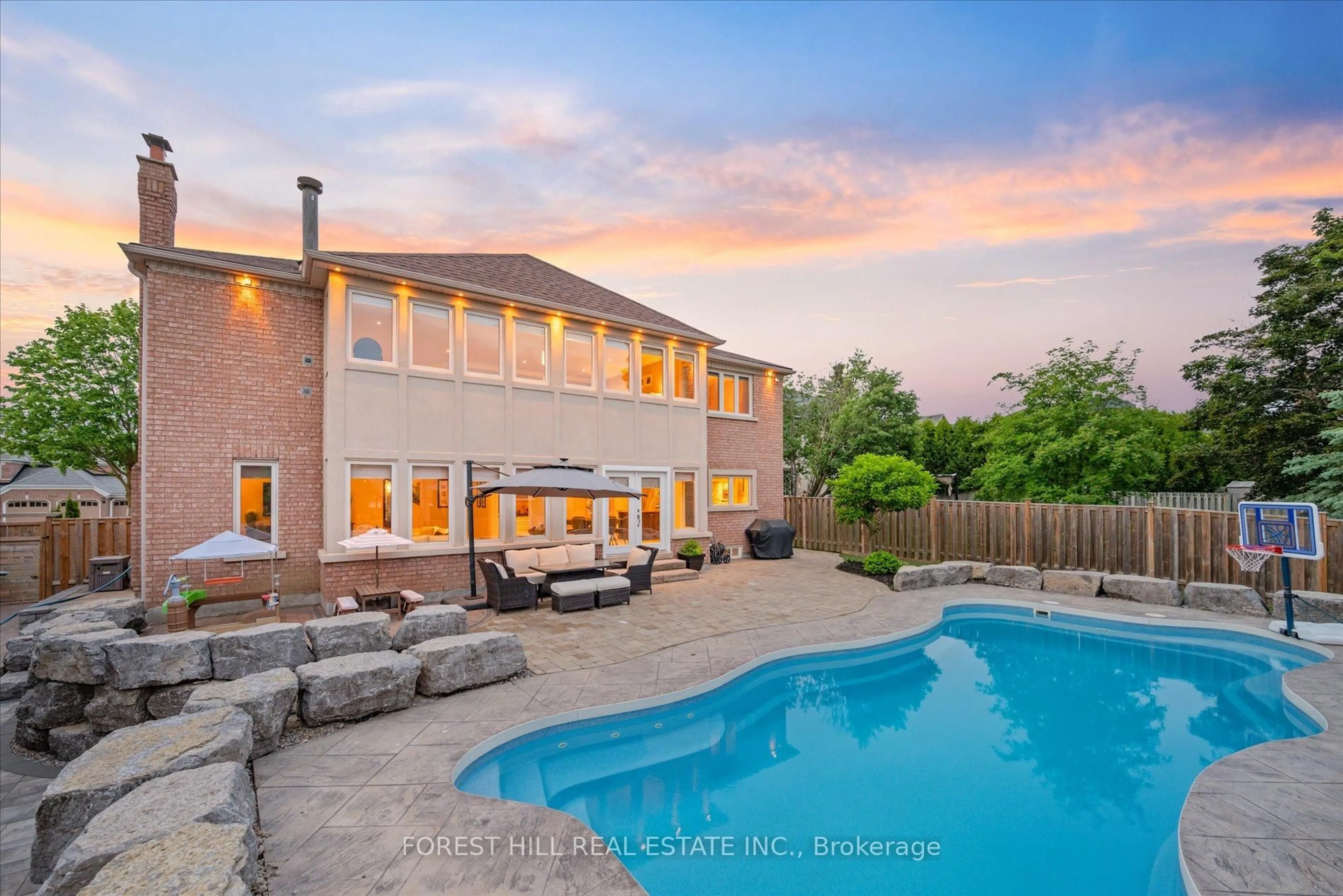 Pool for 1141 Secretariate Rd, Newmarket Ontario L3X 1M4